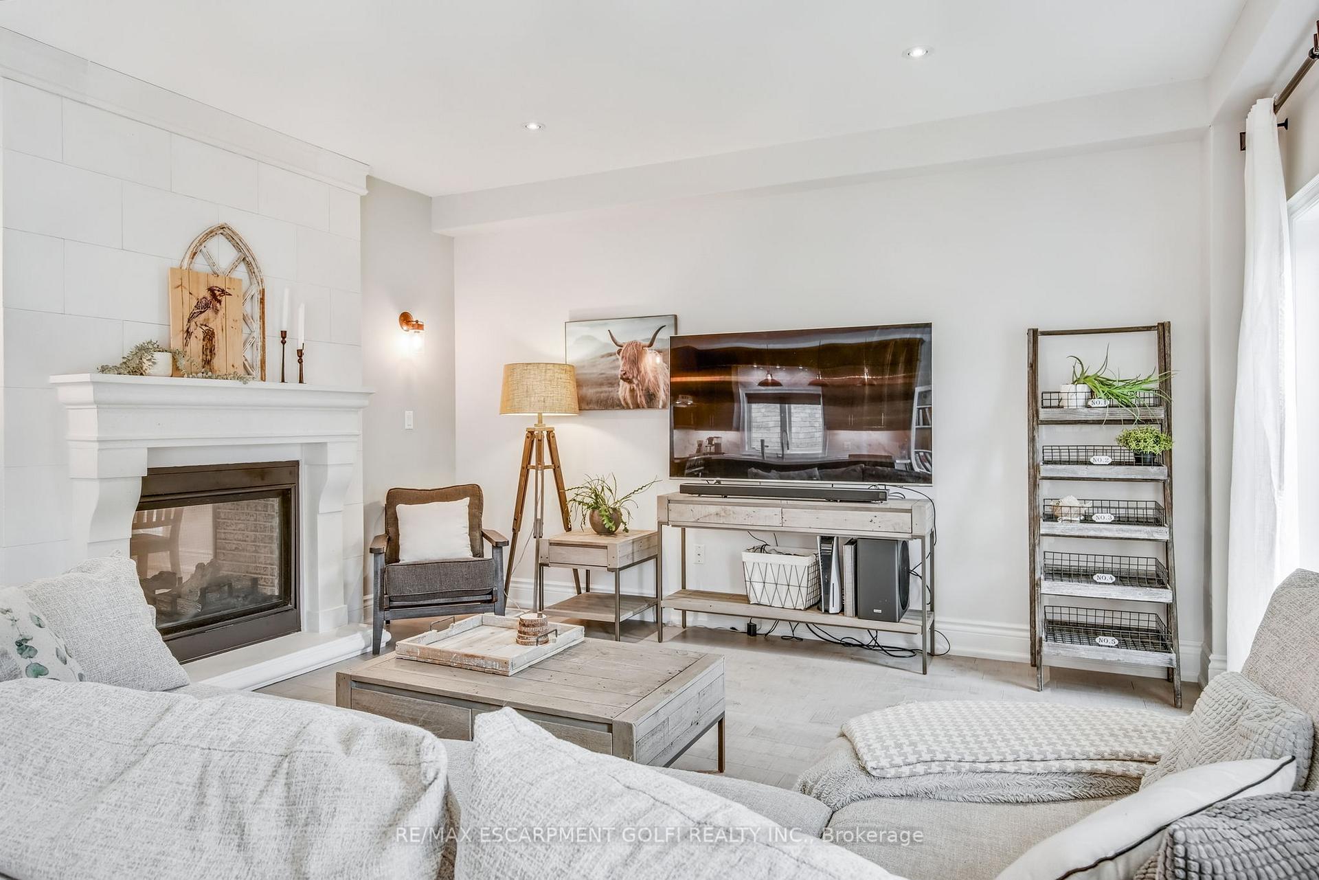 Photo 15 of 168 Bookjans Drive, Hamilton, Meadowlands — HOMEH