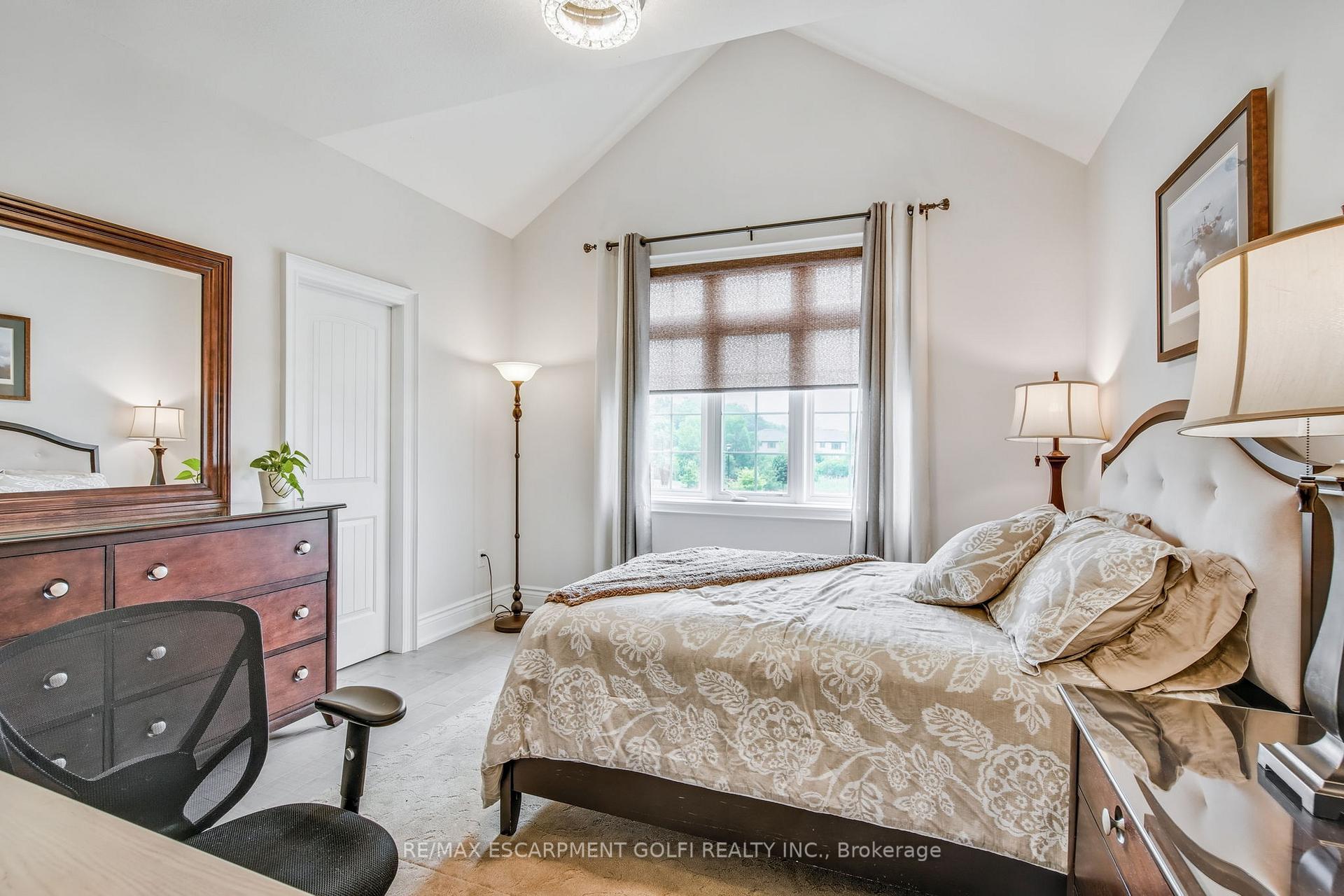 Photo 56 of 168 Bookjans Drive, Hamilton, Meadowlands — HOMEH