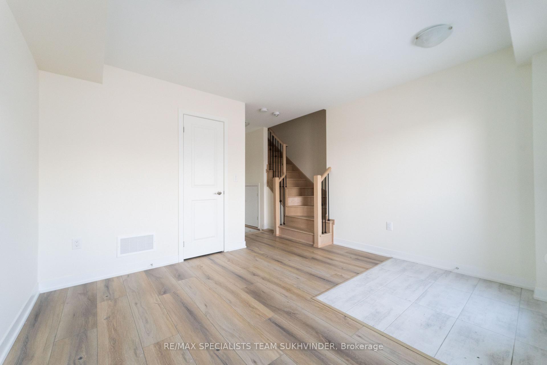 Front of Unit 808, 1695 Dersan Street
