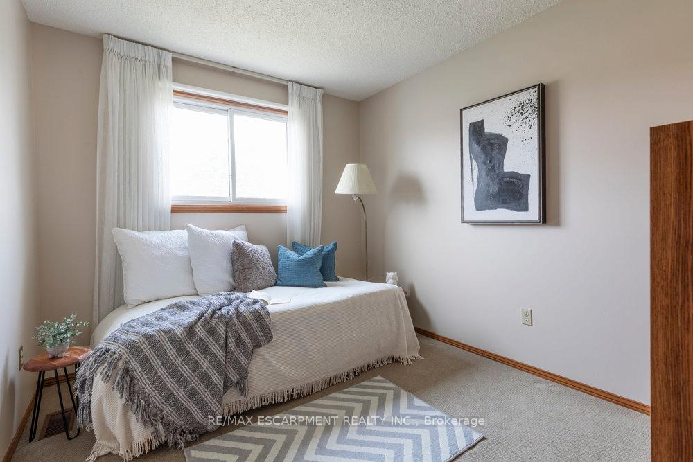 Photo 34 of 87 Strawberry Drive, Hamilton, Riverdale — HOMEH