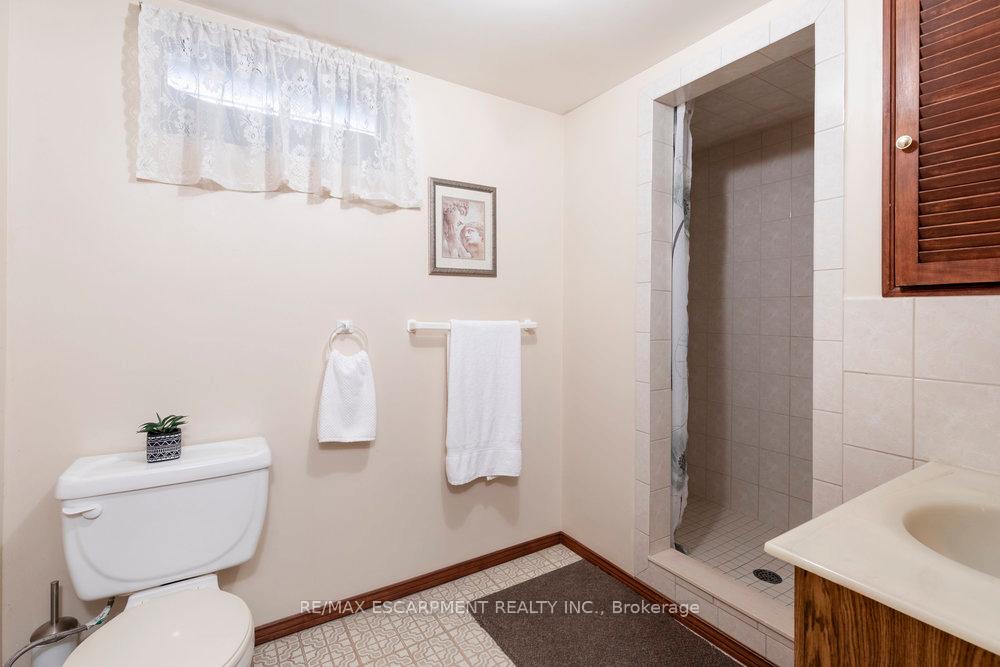 Photo 19 of 87 Strawberry Drive, Hamilton, Riverdale — HOMEH