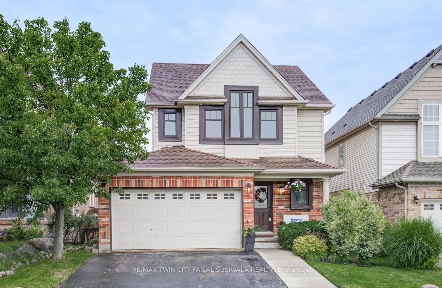 Front of 22 Pebblecreek Drive