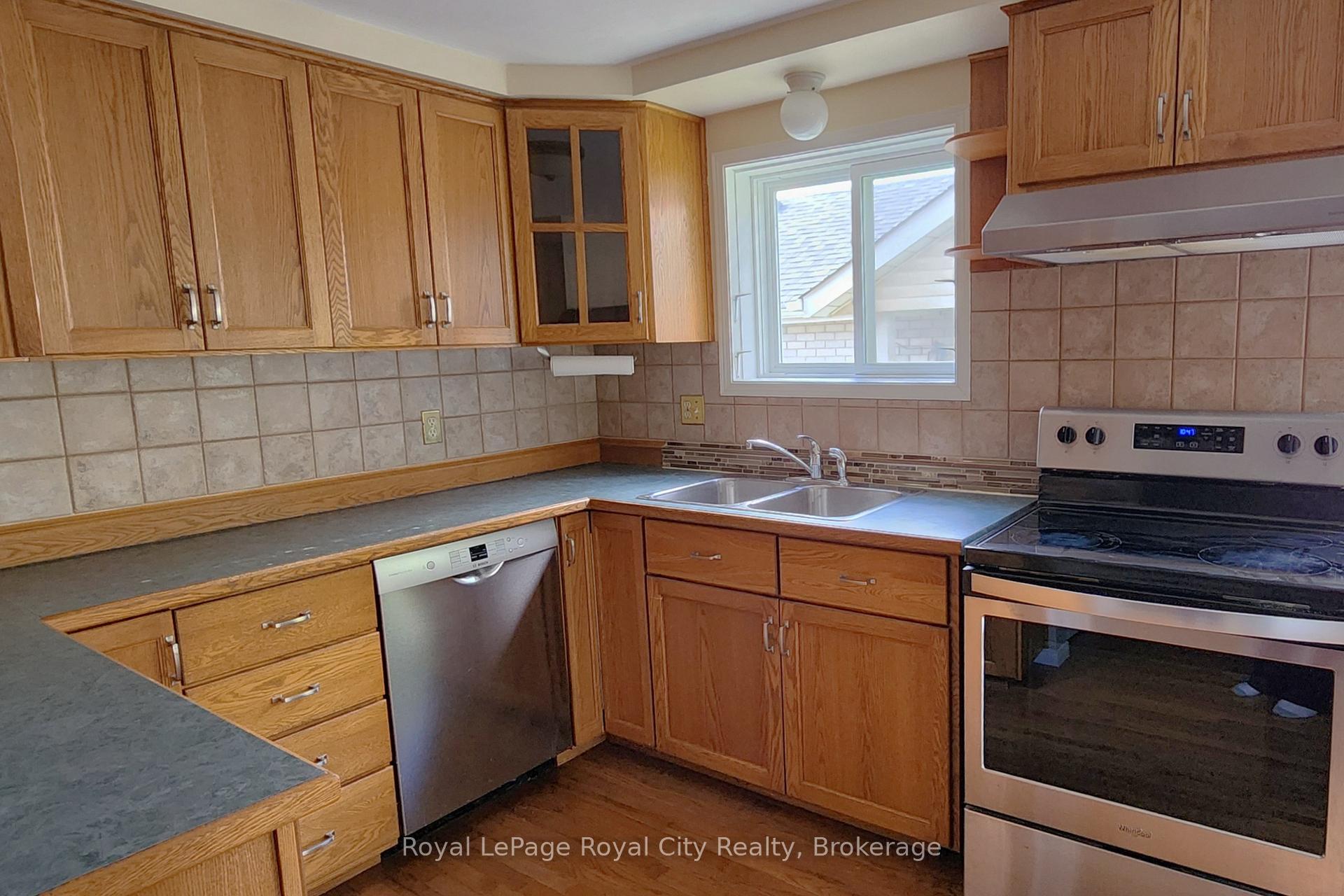 Photo 2 of 11 Rodgers Road, Guelph, Kortright West — HOMEH