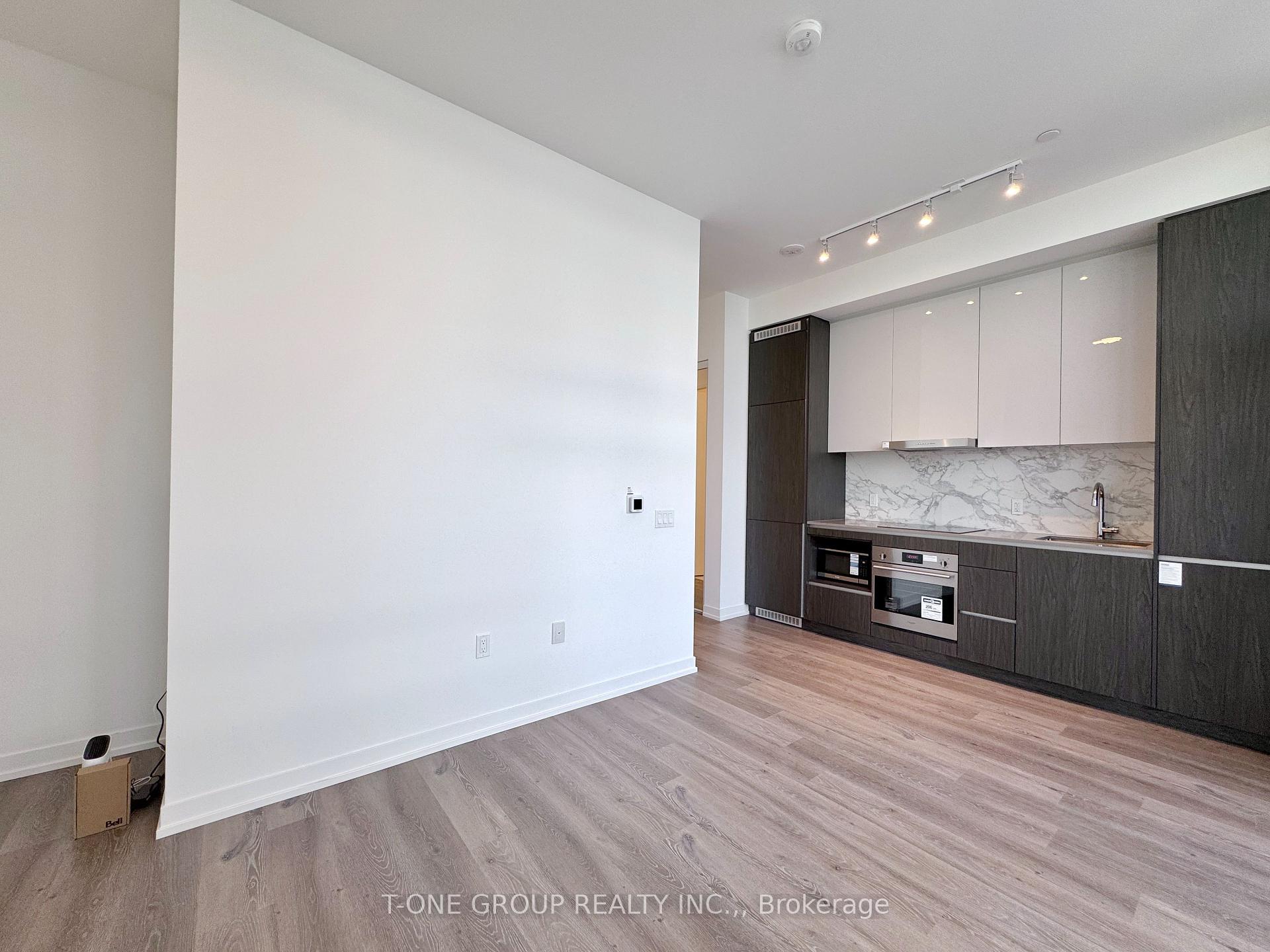 Photo 7 of Unit 607, 28 Interchange Way, Vaughan, Vaughan Corporate Centre — HOMEH