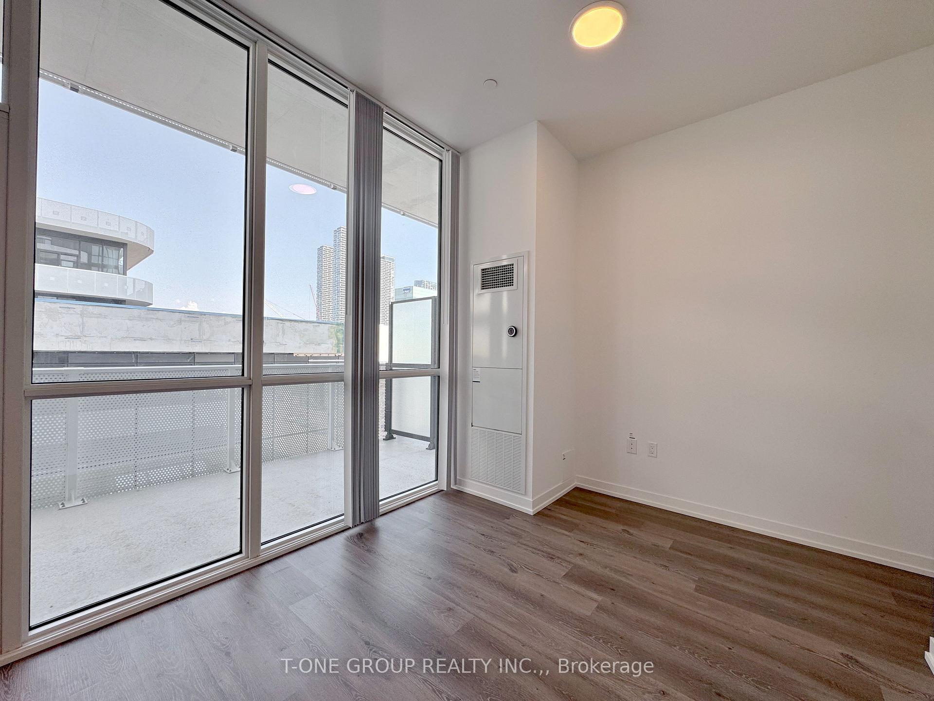 Photo 8 of Unit 607, 28 Interchange Way, Vaughan, Vaughan Corporate Centre — HOMEH