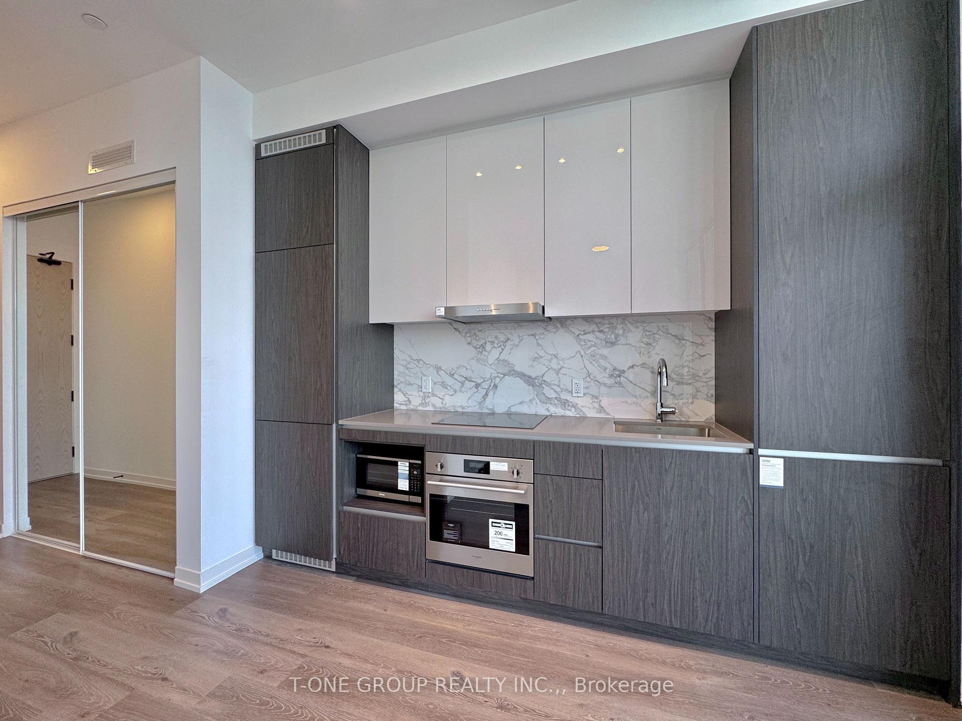 Photo 9 of Unit 607, 28 Interchange Way, Vaughan, Vaughan Corporate Centre — HOMEH