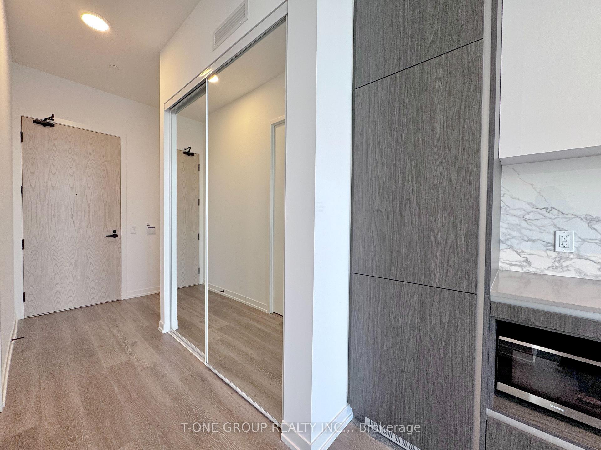 Photo 10 of Unit 607, 28 Interchange Way, Vaughan, Vaughan Corporate Centre — HOMEH