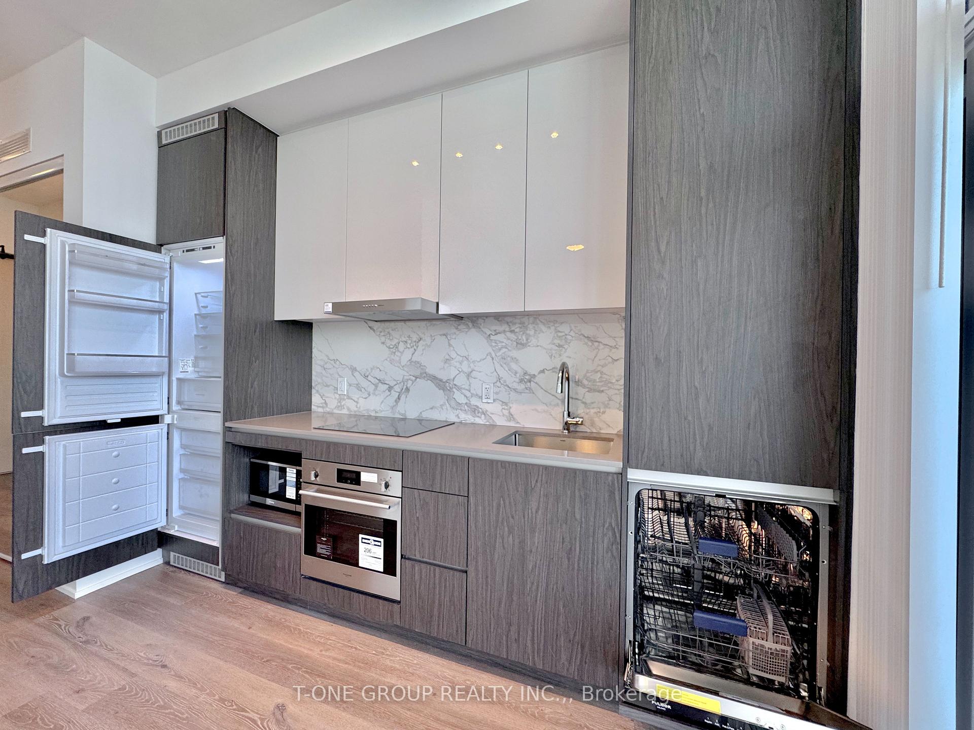 Photo 12 of Unit 607, 28 Interchange Way, Vaughan, Vaughan Corporate Centre — HOMEH