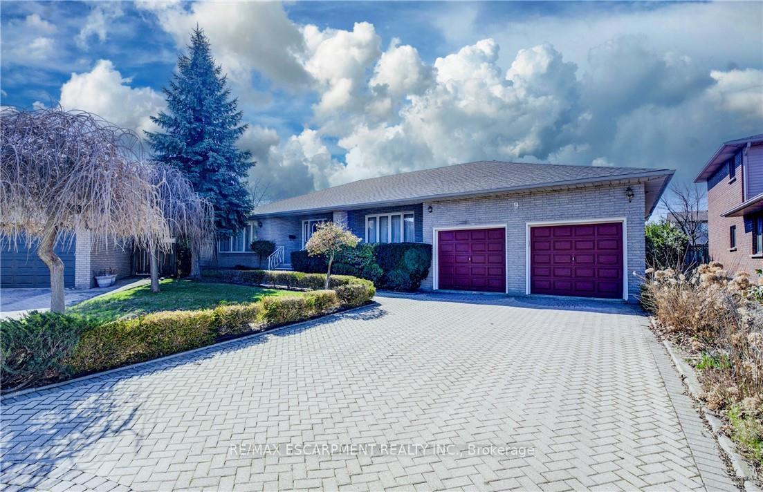 Front of 9 Stonecliff Court