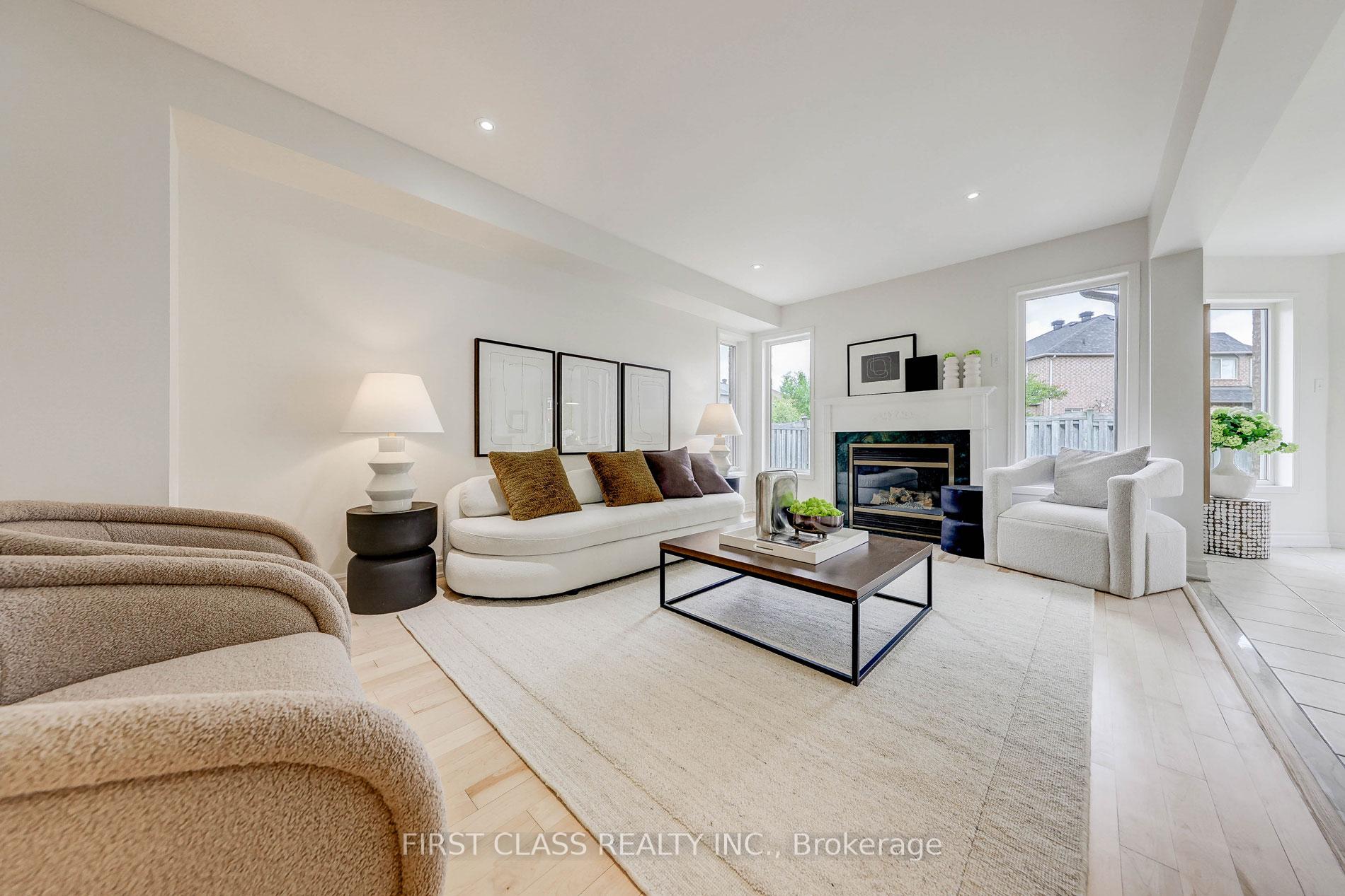 Photo 10 of 47 Lauraview Crescent, Markham, Berczy — HOMEH