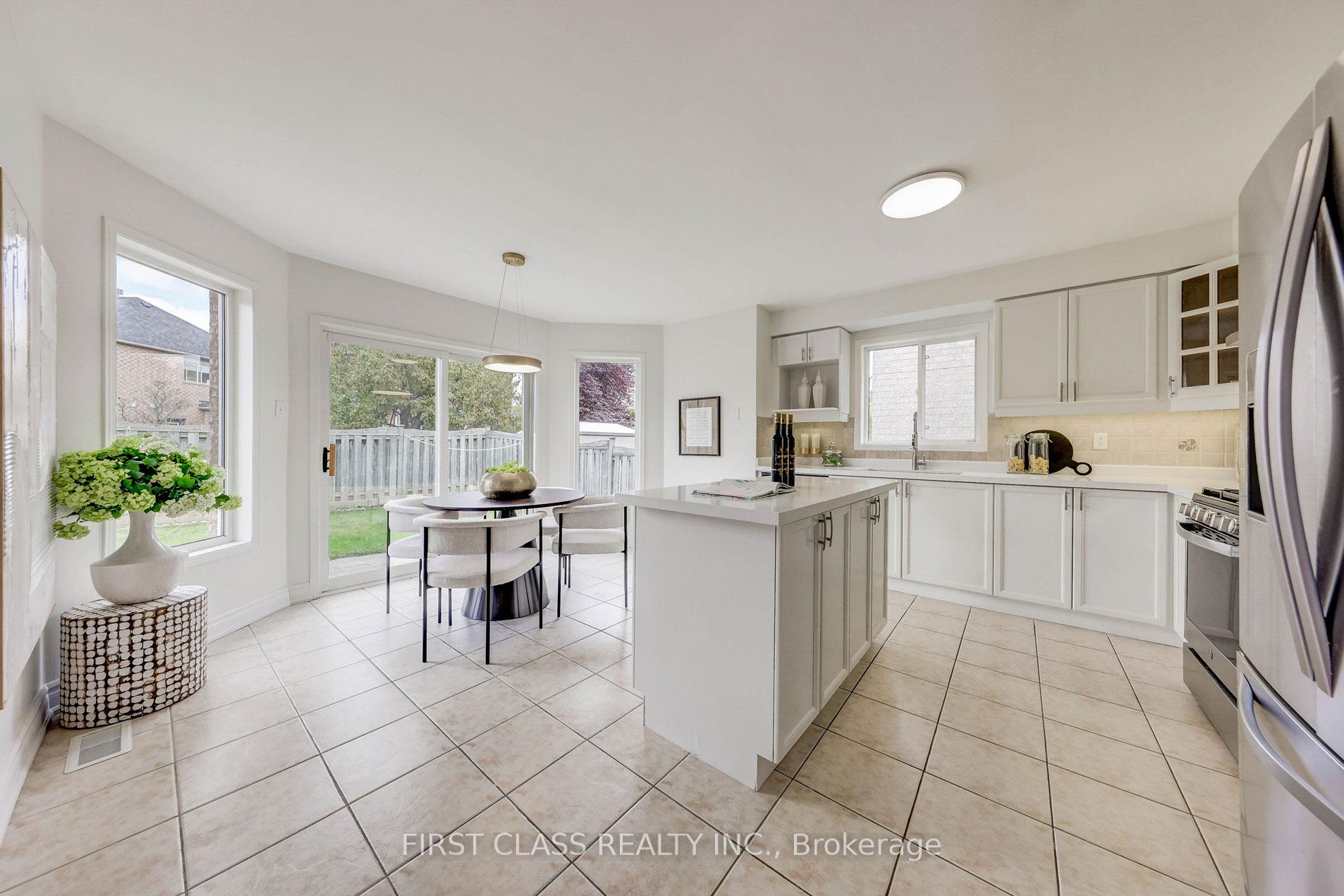 Photo 12 of 47 Lauraview Crescent, Markham, Berczy — HOMEH