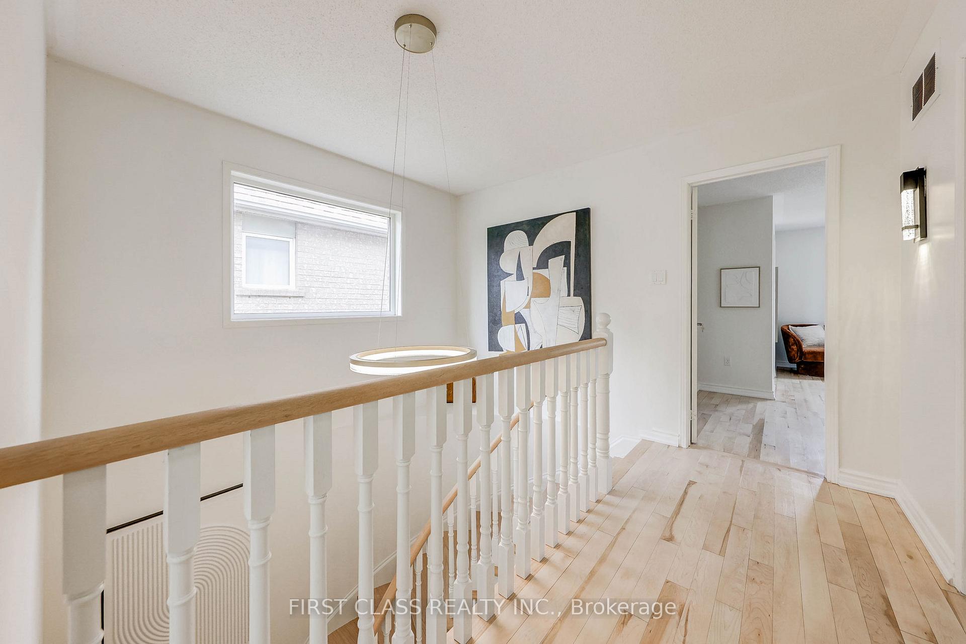 Photo 16 of 47 Lauraview Crescent, Markham, Berczy — HOMEH