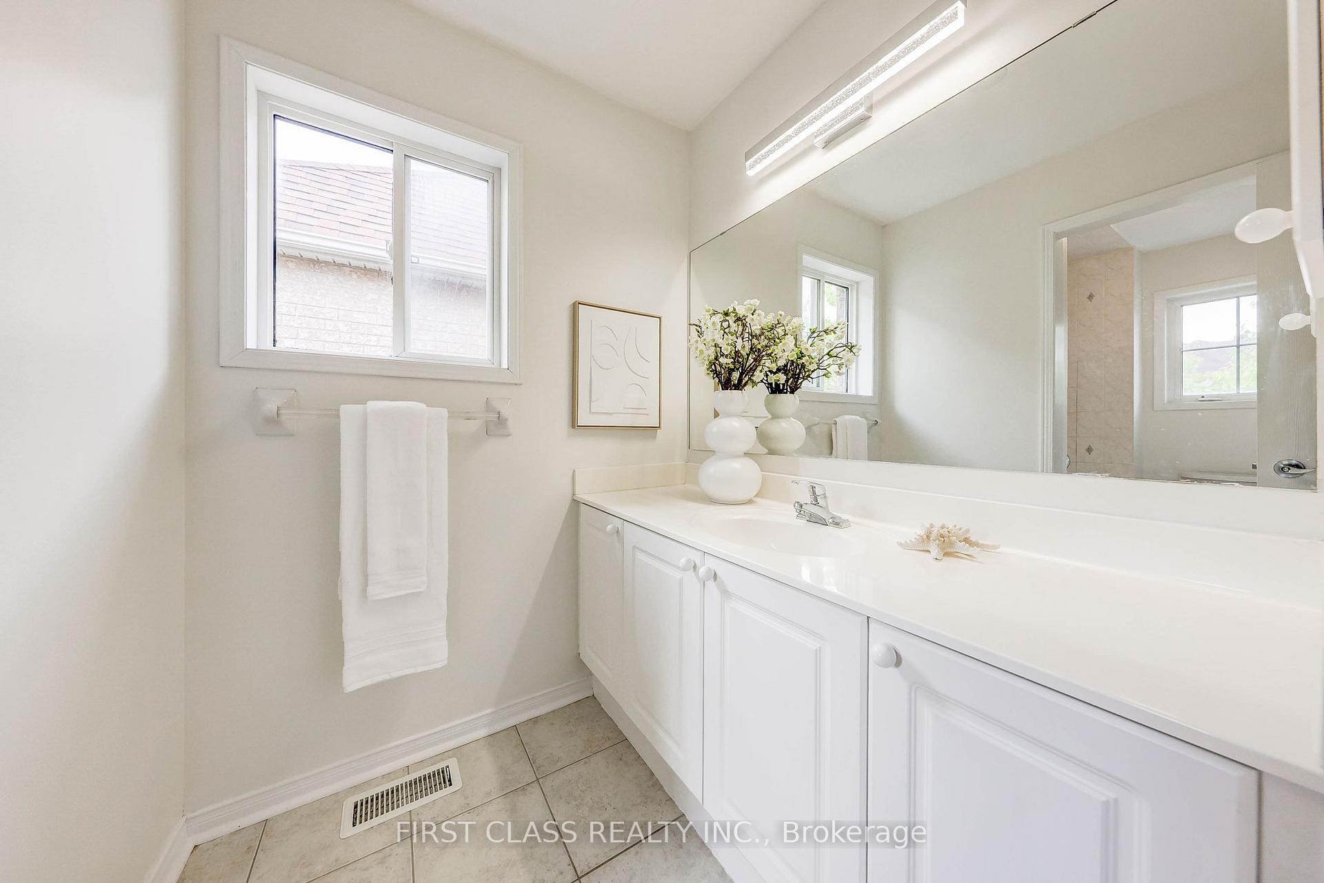 Photo 26 of 47 Lauraview Crescent, Markham, Berczy — HOMEH