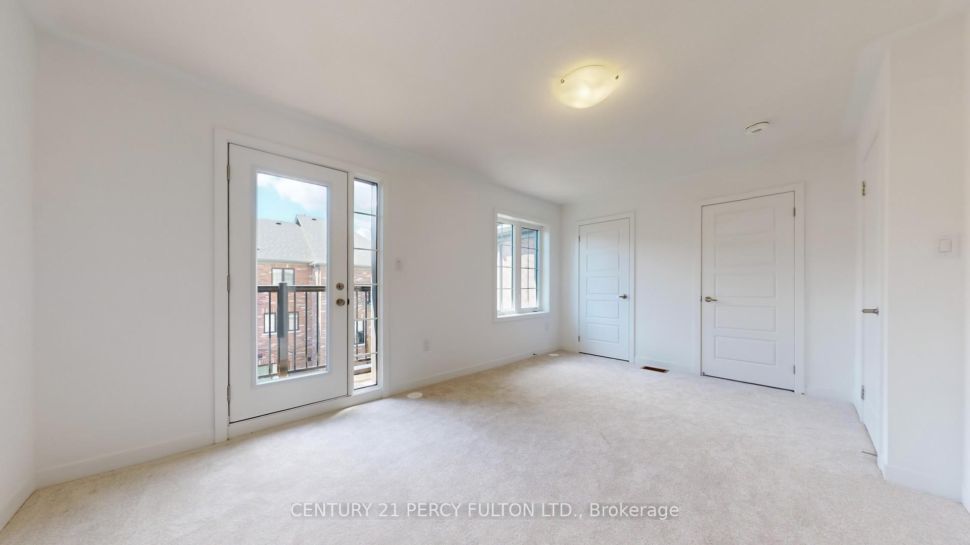 Photo 10 of 29 Calloway Way, Whitby, Downtown Whitby — HOMEH