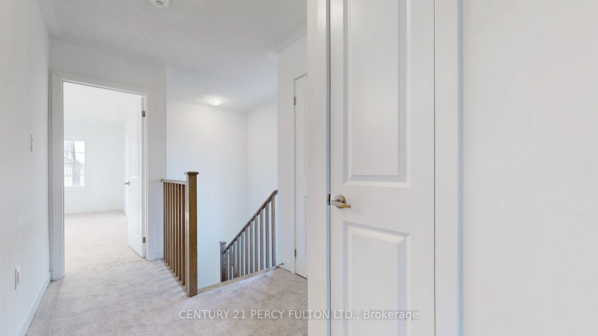 Photo 11 of 29 Calloway Way, Whitby, Downtown Whitby — HOMEH