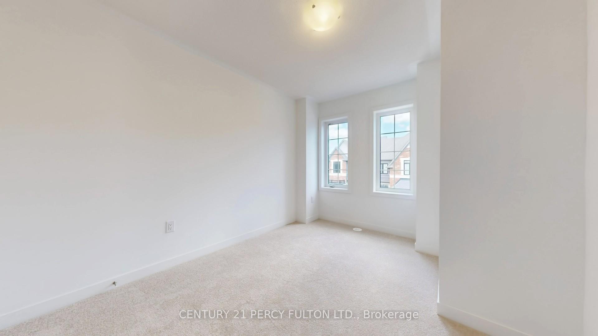 Photo 17 of 29 Calloway Way, Whitby, Downtown Whitby — HOMEH