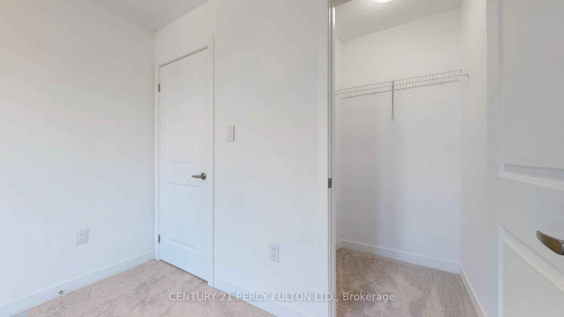Photo 20 of 29 Calloway Way, Whitby, Downtown Whitby — HOMEH