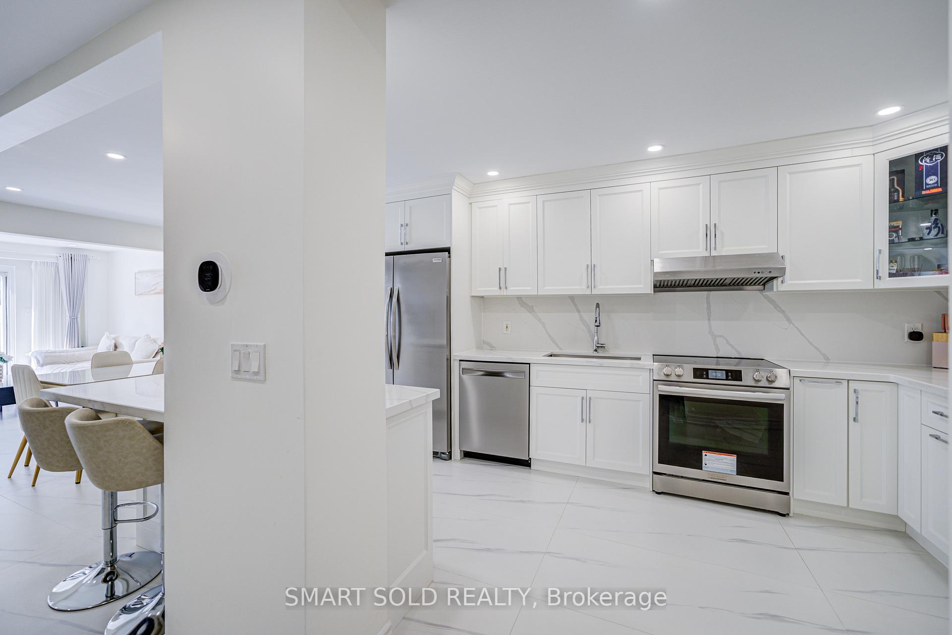 Photo 32 of 81 Rakewood Crescent, Scarborough, L'Amoreaux — HOMEH