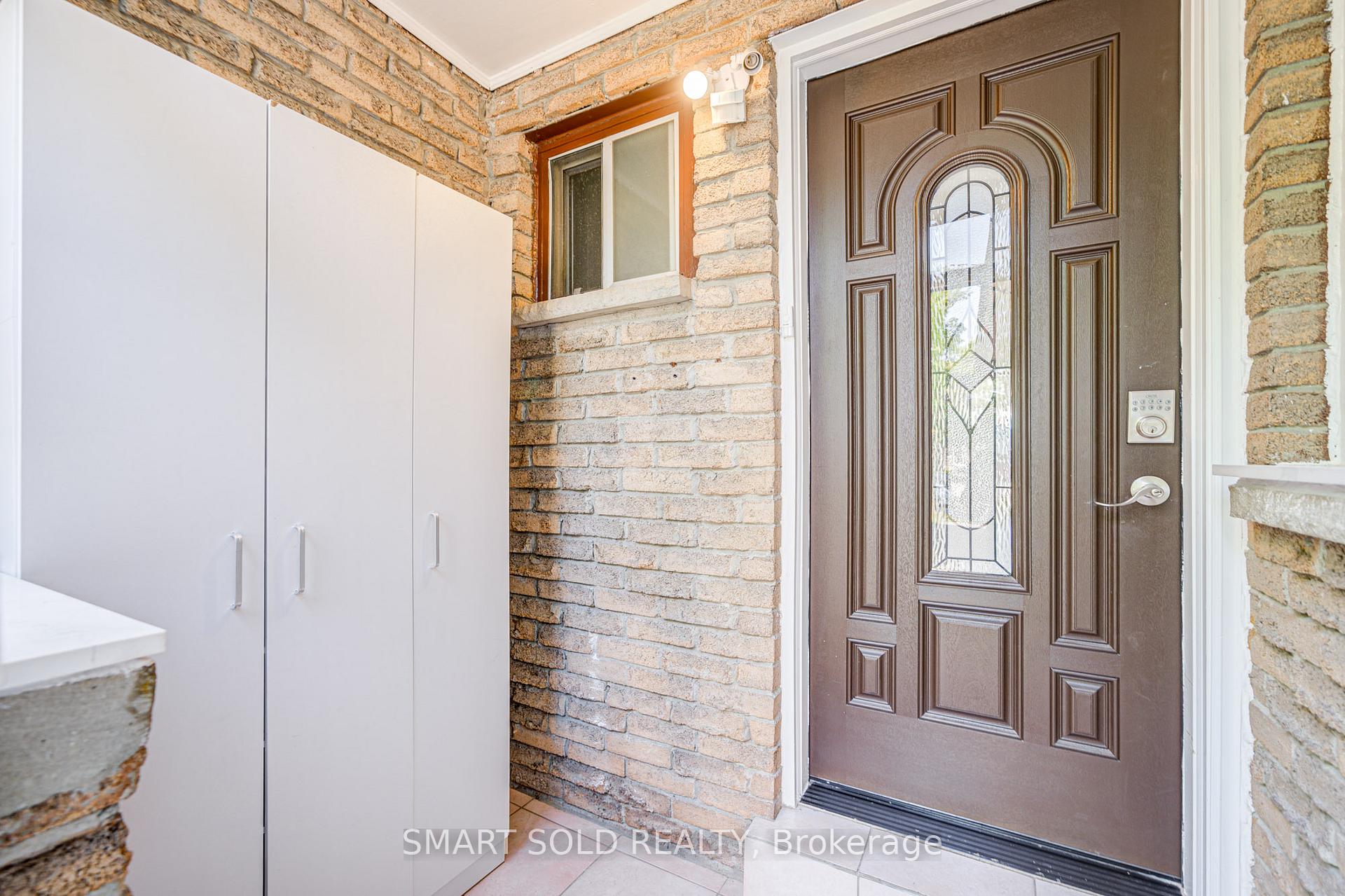 Photo 5 of 81 Rakewood Crescent, Scarborough, L'Amoreaux — HOMEH