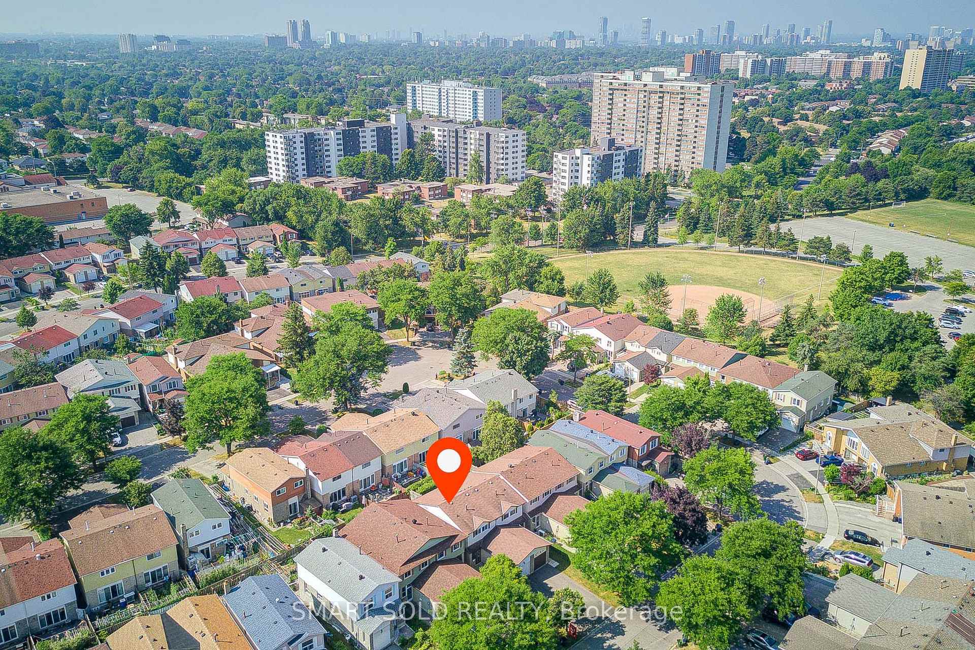 Photo 7 of 81 Rakewood Crescent, Scarborough, L'Amoreaux — HOMEH