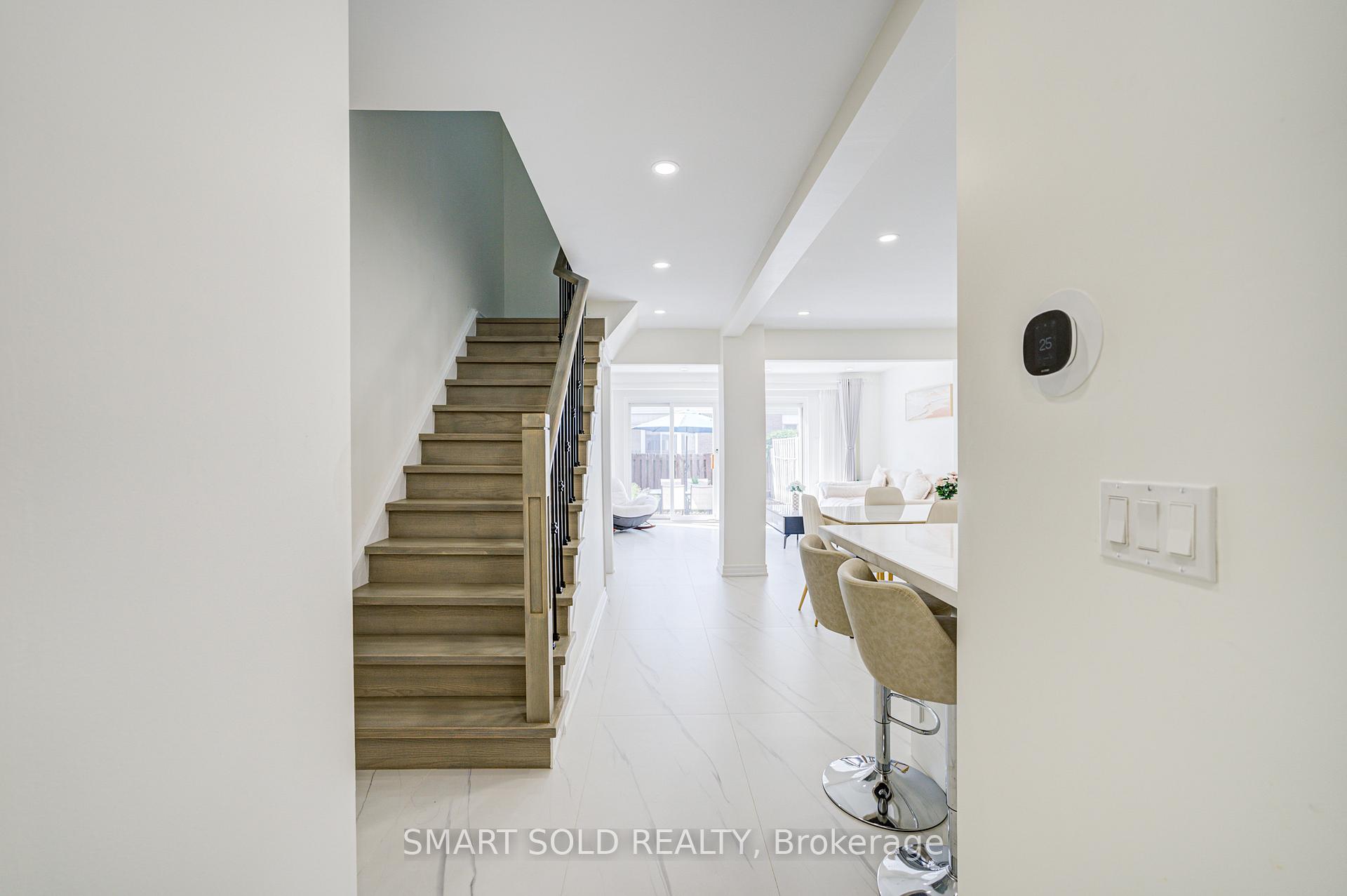 Photo 12 of 81 Rakewood Crescent, Scarborough, L'Amoreaux — HOMEH