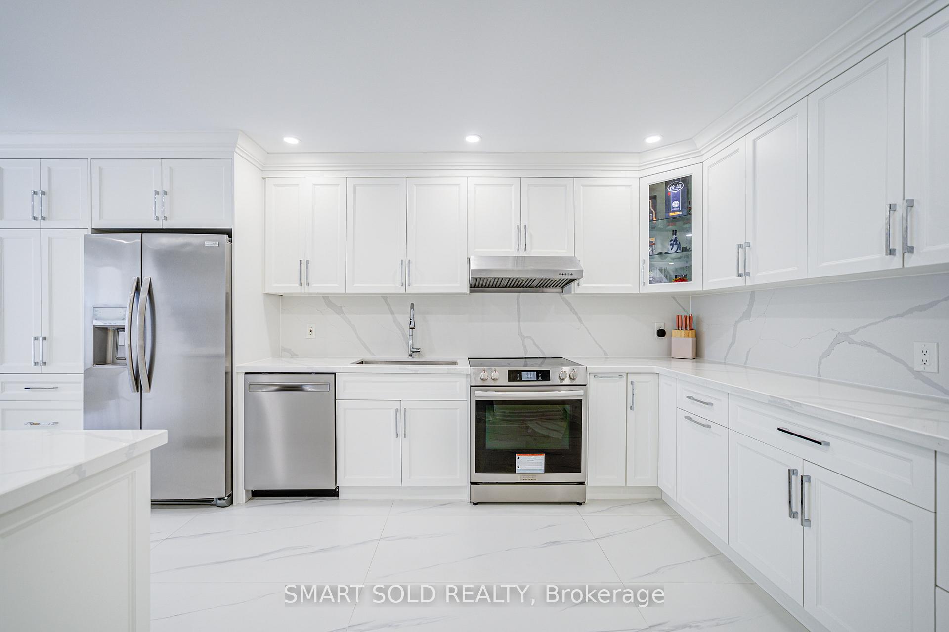 Photo 14 of 81 Rakewood Crescent, Scarborough, L'Amoreaux — HOMEH