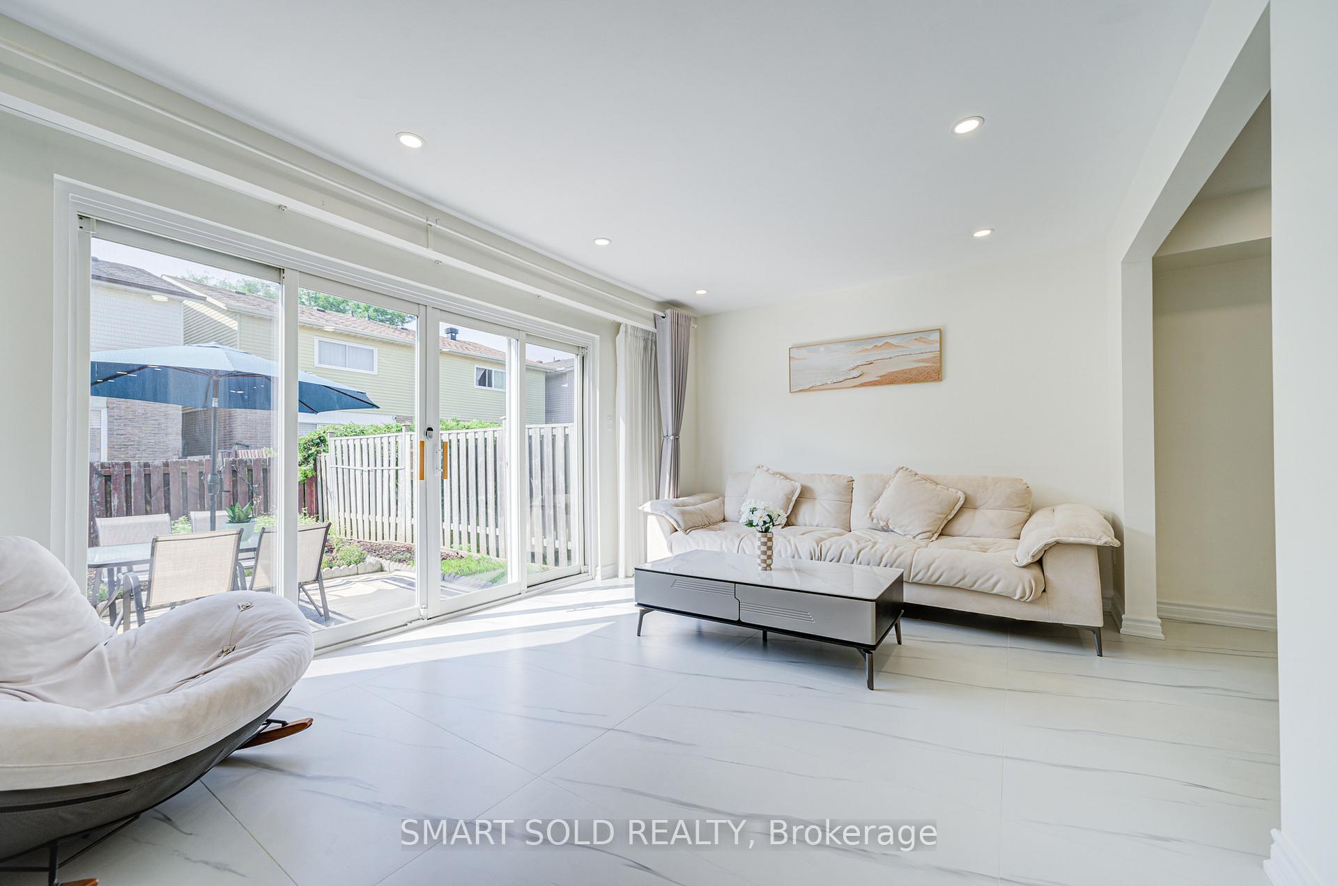 Photo 17 of 81 Rakewood Crescent, Scarborough, L'Amoreaux — HOMEH