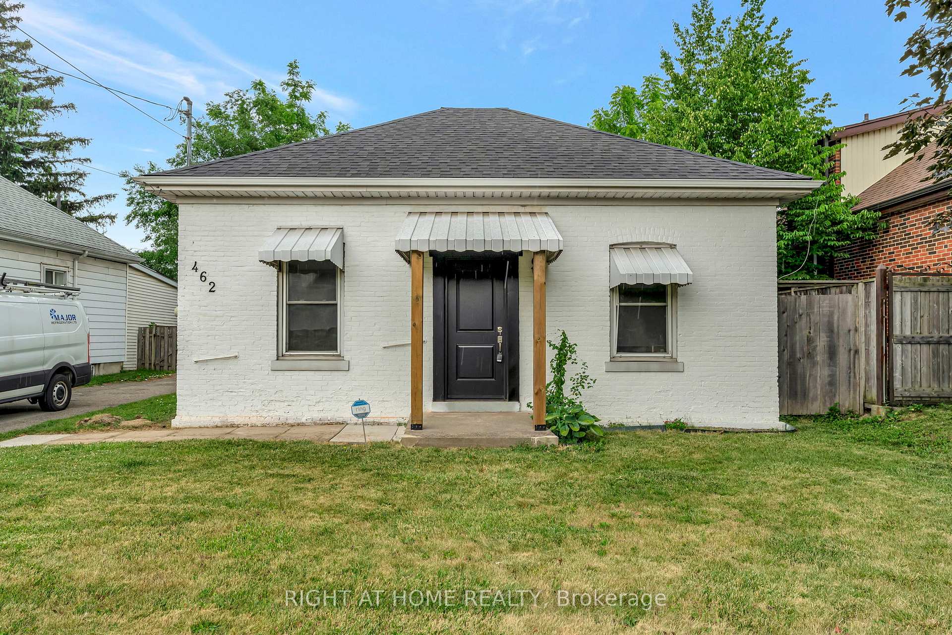 Photo 1 of 462 Upper Wellington Street, Hamilton, Centremount — HOMEH