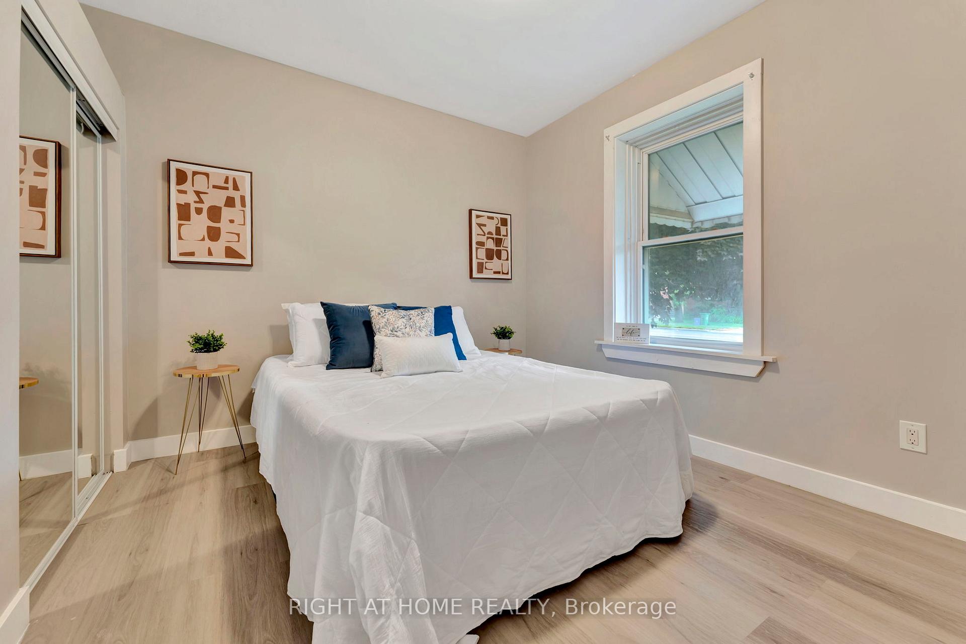 Photo 3 of 462 Upper Wellington Street, Hamilton, Centremount — HOMEH