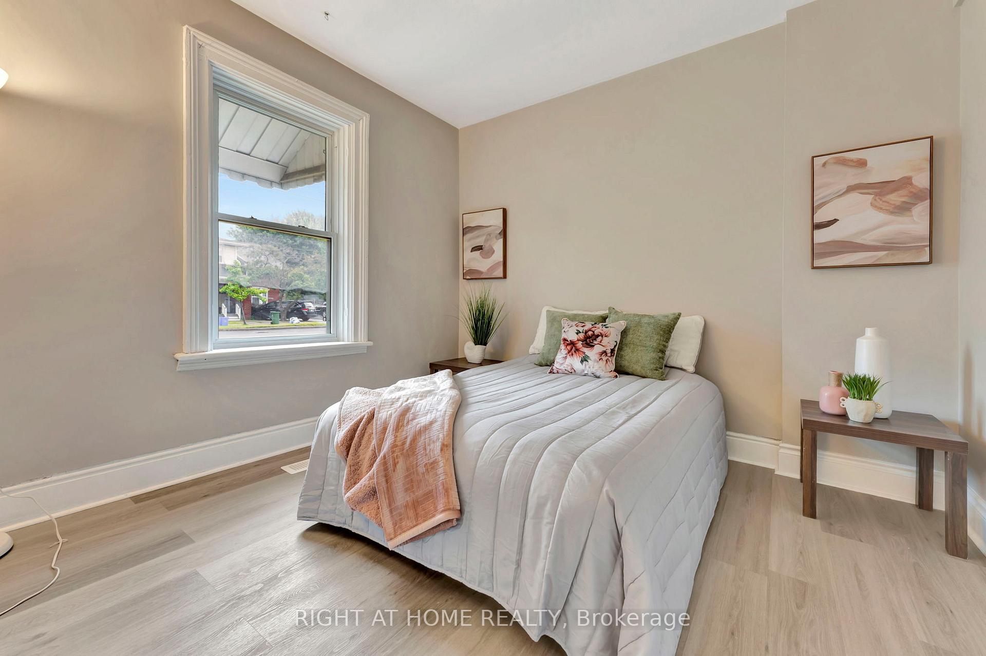 Photo 5 of 462 Upper Wellington Street, Hamilton, Centremount — HOMEH