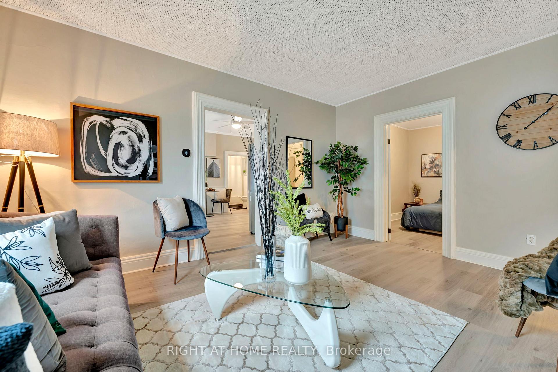 Photo 7 of 462 Upper Wellington Street, Hamilton, Centremount — HOMEH