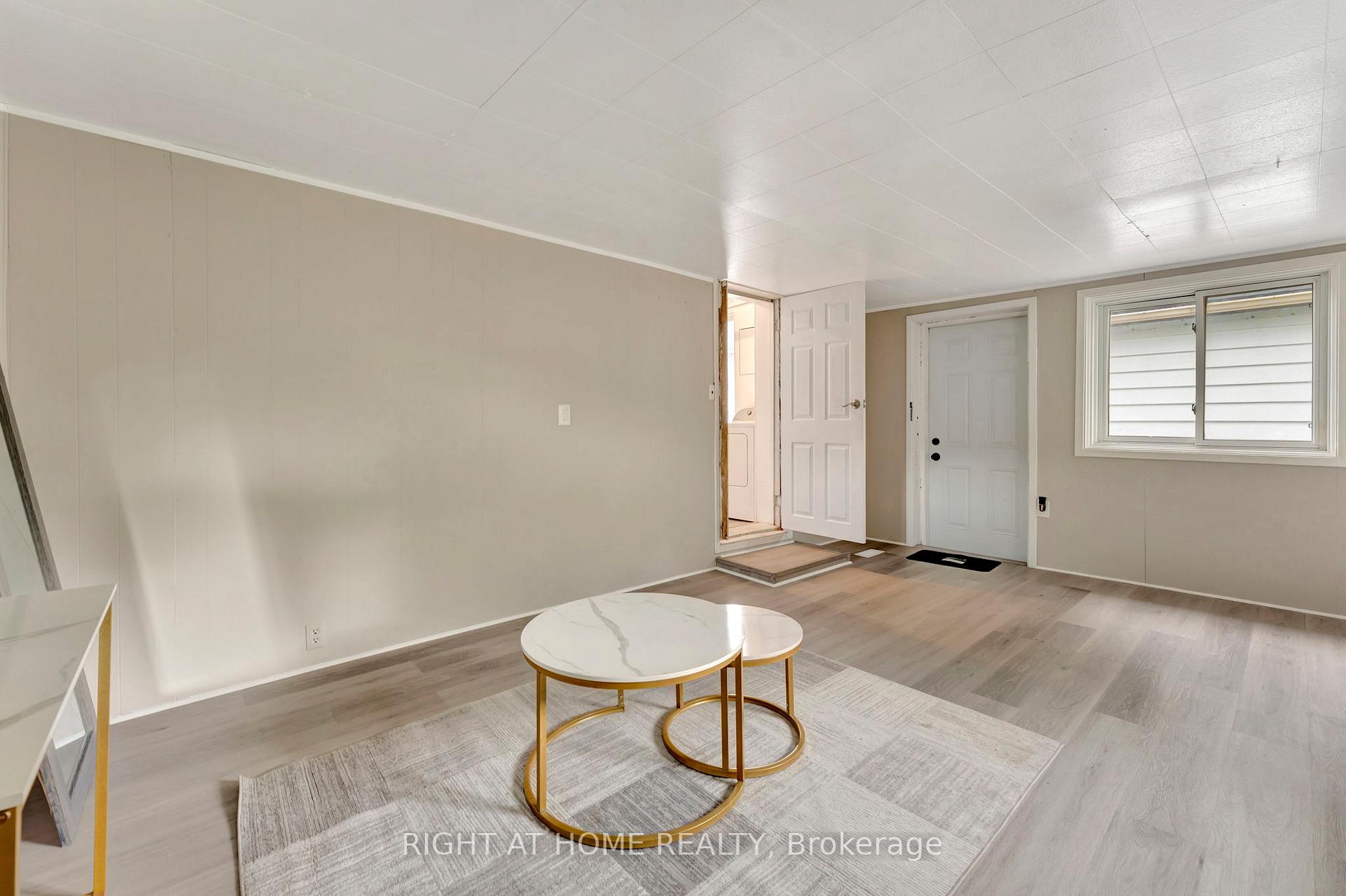 Photo 17 of 462 Upper Wellington Street, Hamilton, Centremount — HOMEH