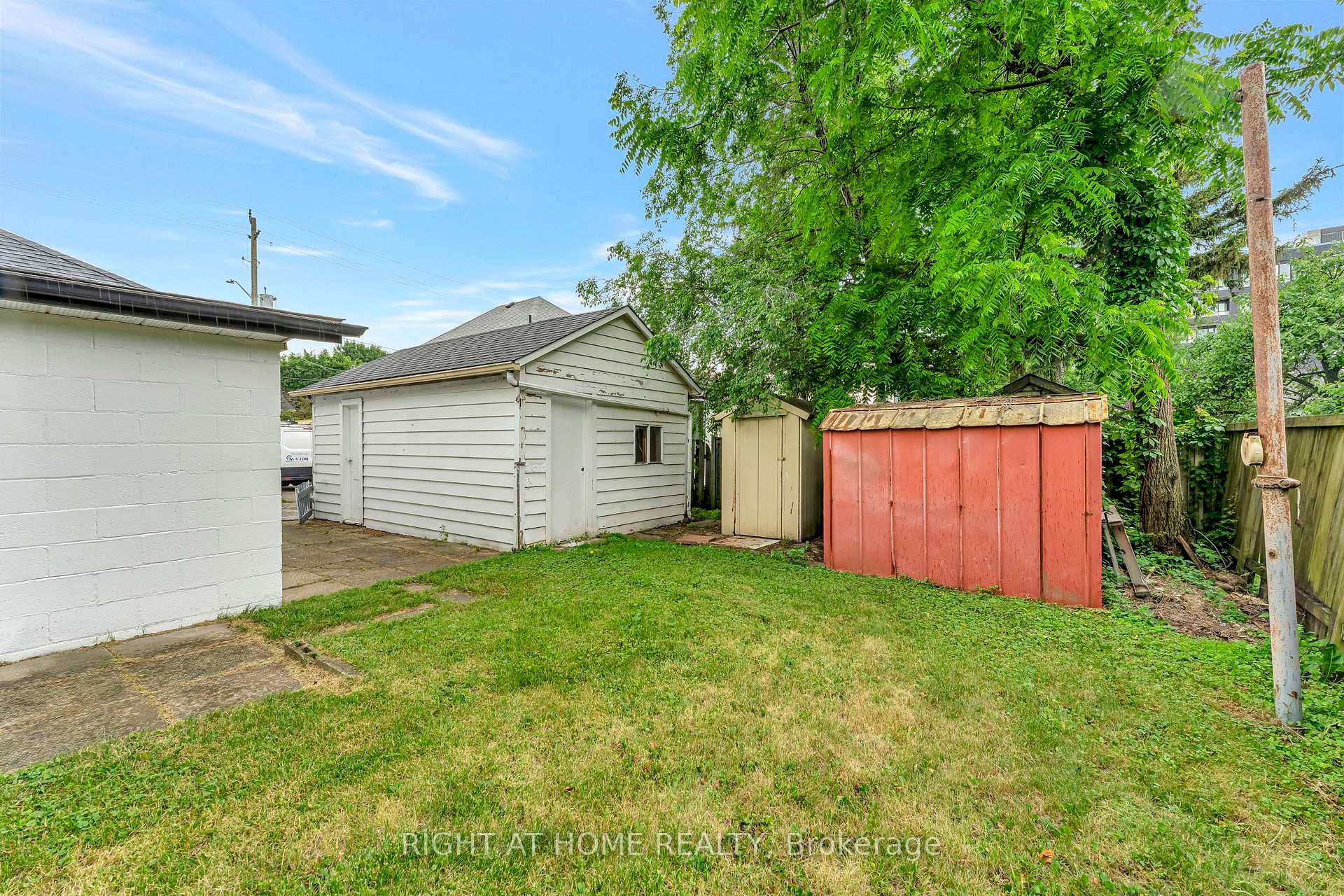 Photo 21 of 462 Upper Wellington Street, Hamilton, Centremount — HOMEH