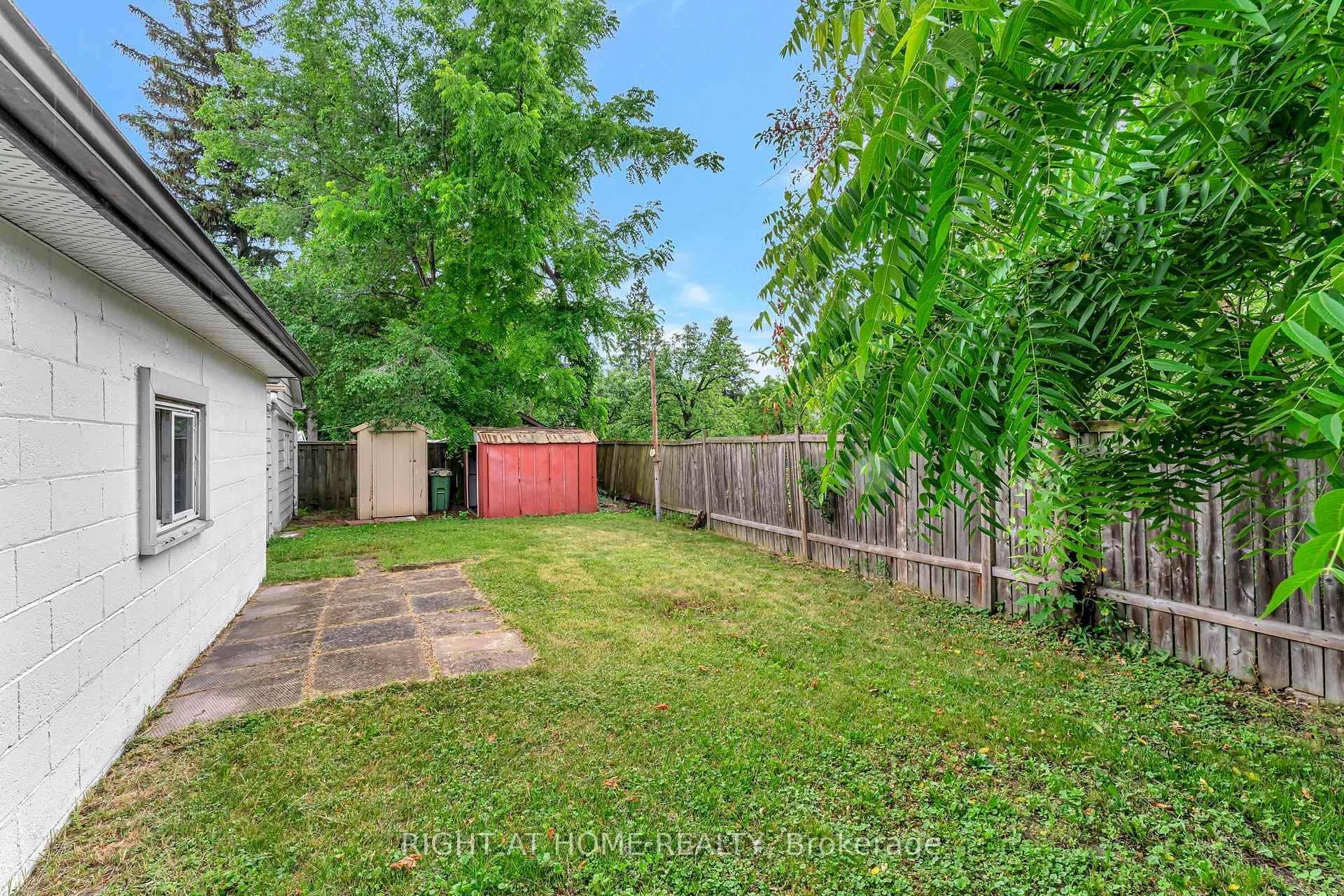 Photo 22 of 462 Upper Wellington Street, Hamilton, Centremount — HOMEH