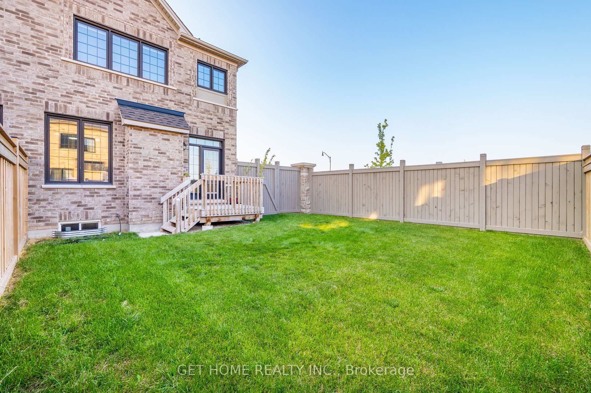 Photo 47 of 1 Fordham Road, Brampton, Bram West — HOMEH