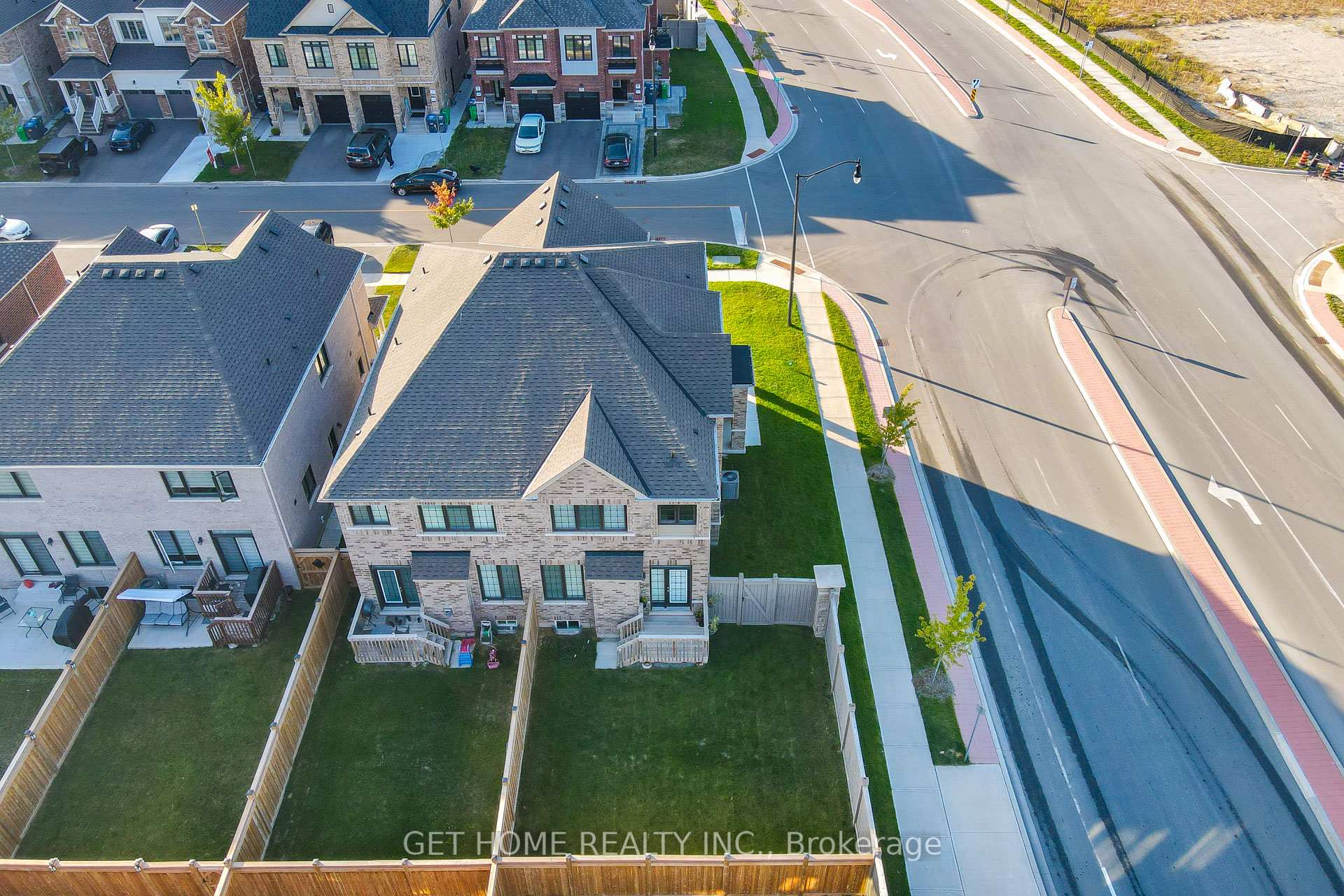Photo 51 of 1 Fordham Road, Brampton, Bram West — HOMEH