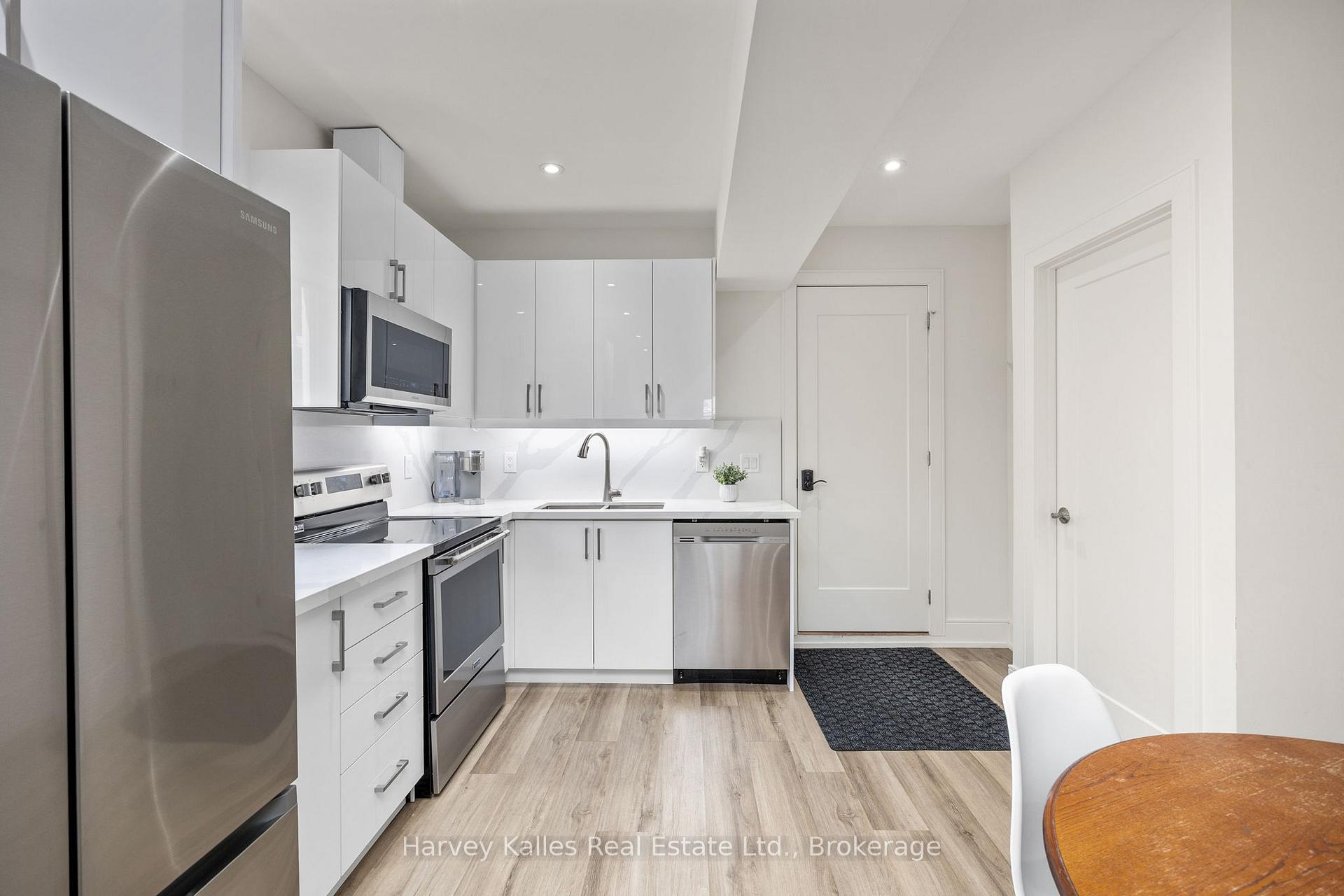 Photo 7 of Unit Unit C, 297 Seventh Street, Collingwood — HOMEH