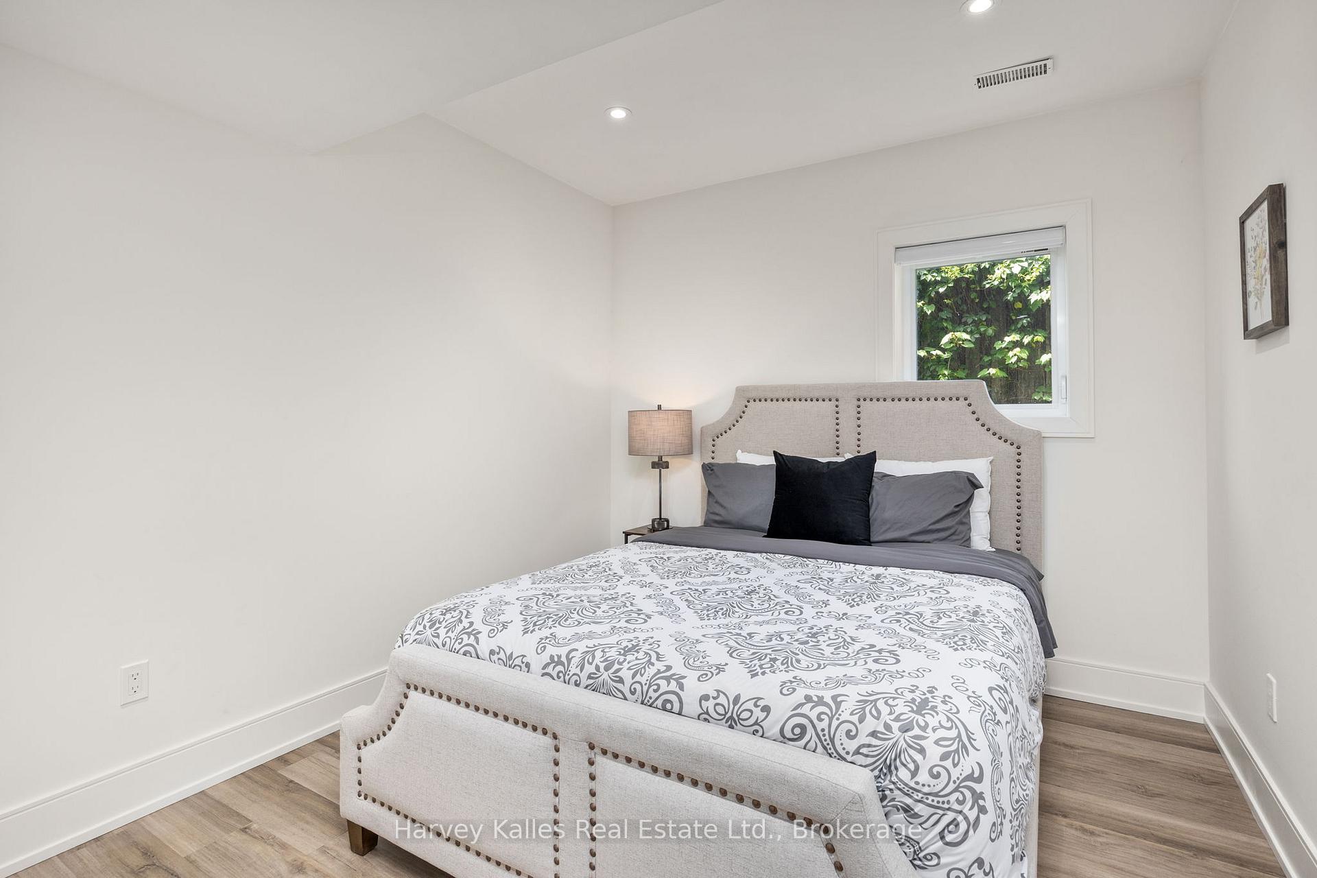 Photo 10 of Unit Unit C, 297 Seventh Street, Collingwood — HOMEH