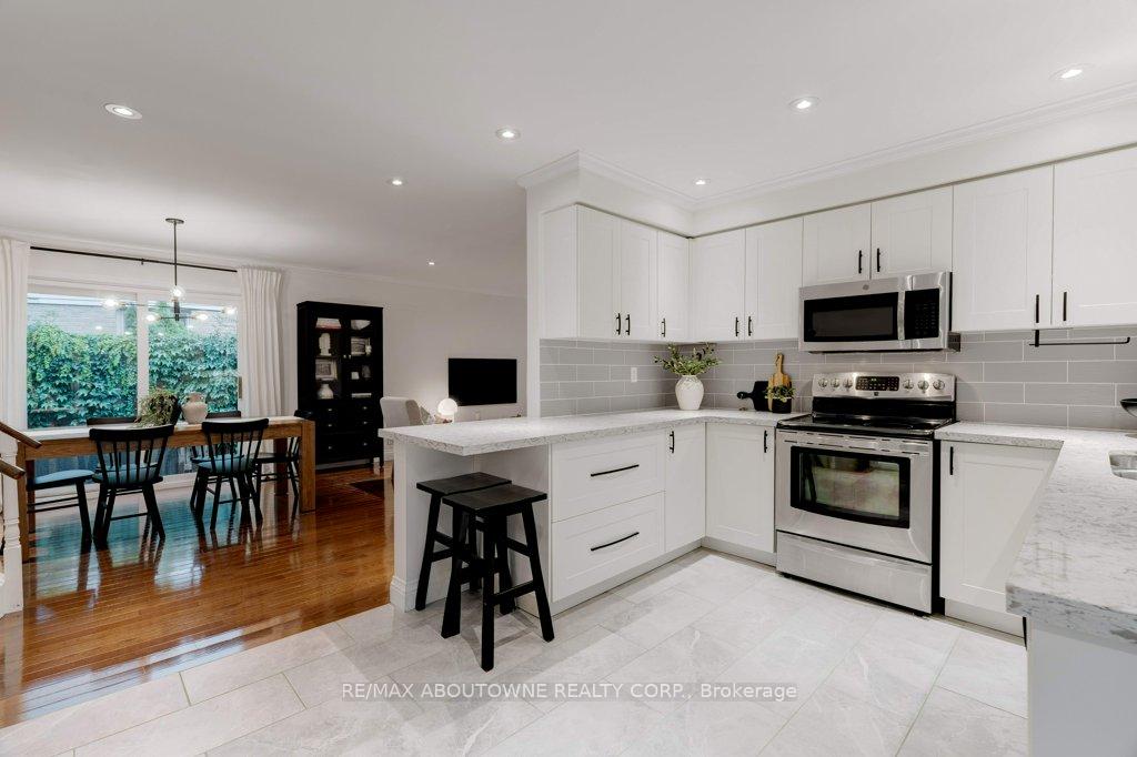 Photo 12 of 814 Miriam Crescent, Burlington, Brant — HOMEH