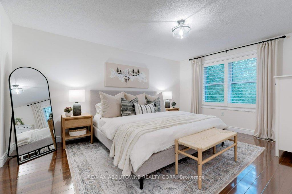 Photo 13 of 814 Miriam Crescent, Burlington, Brant — HOMEH