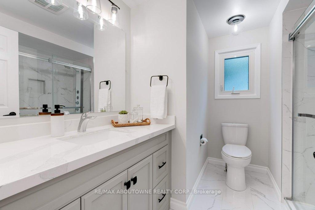 Photo 16 of 814 Miriam Crescent, Burlington, Brant — HOMEH