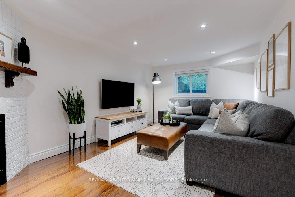 Photo 18 of 814 Miriam Crescent, Burlington, Brant — HOMEH