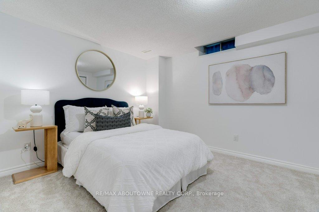 Photo 25 of 814 Miriam Crescent, Burlington, Brant — HOMEH