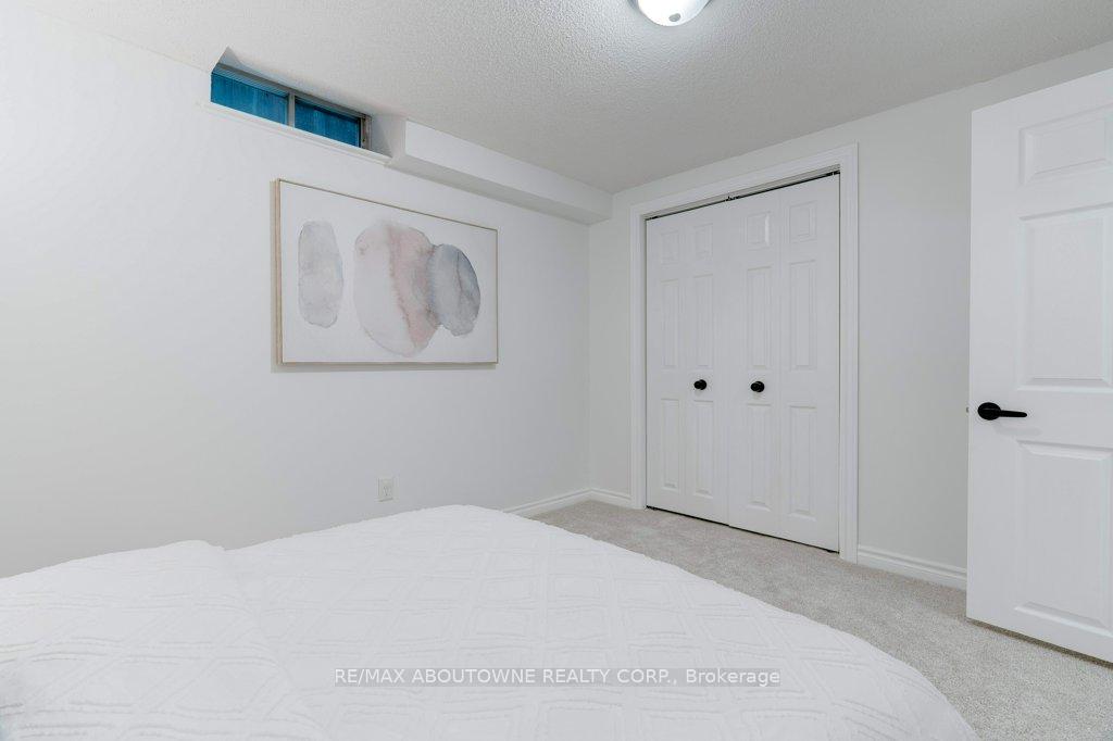 Photo 26 of 814 Miriam Crescent, Burlington, Brant — HOMEH