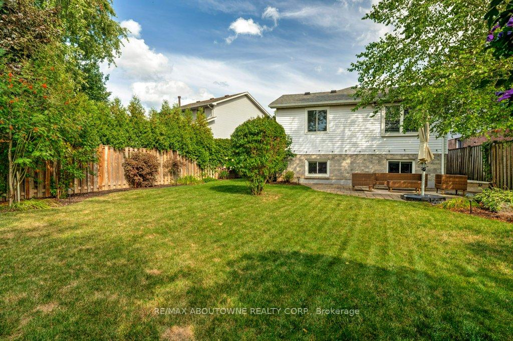 Photo 29 of 814 Miriam Crescent, Burlington, Brant — HOMEH