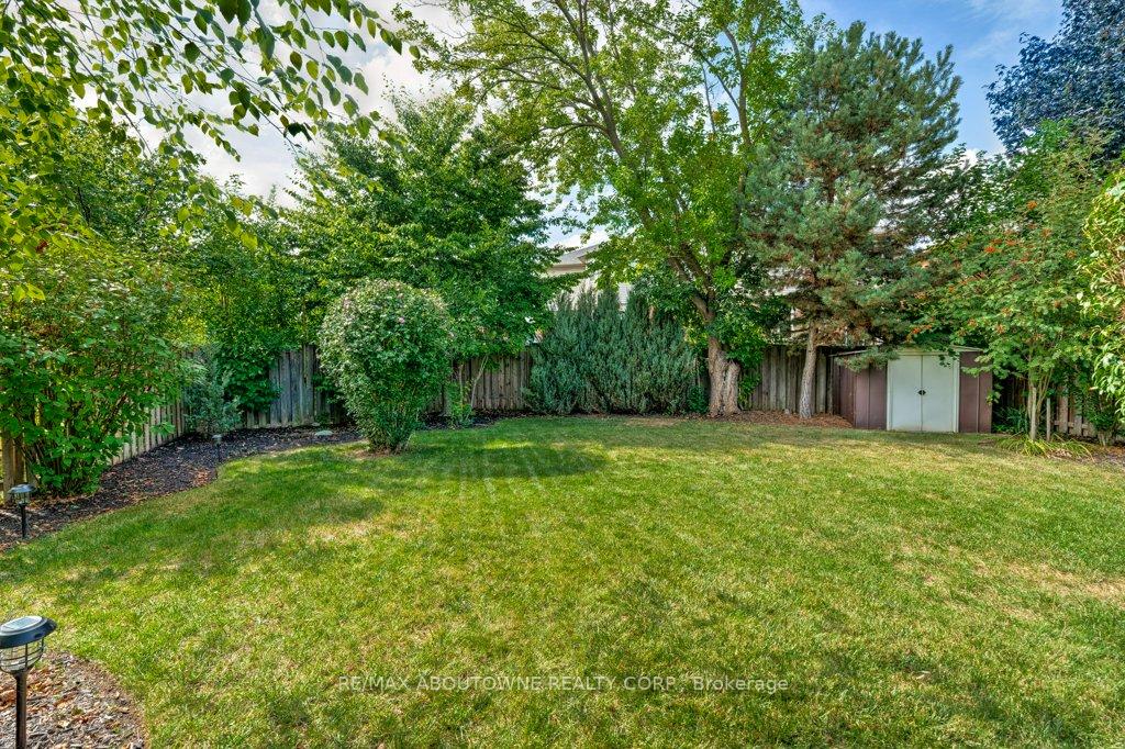 Photo 31 of 814 Miriam Crescent, Burlington, Brant — HOMEH