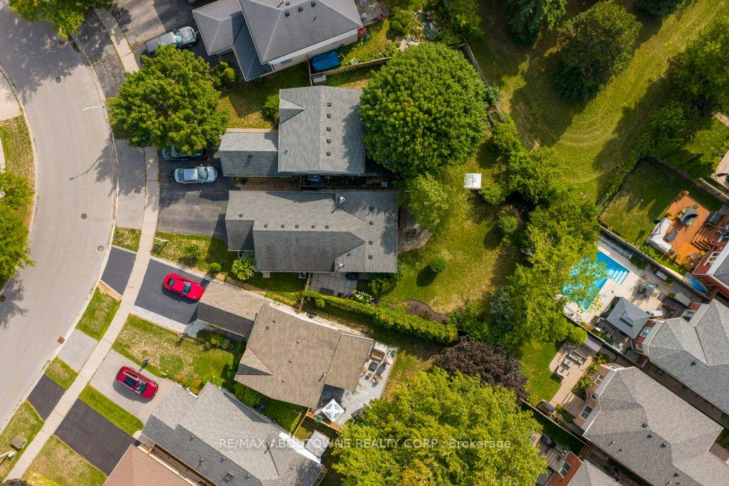 Photo 36 of 814 Miriam Crescent, Burlington, Brant — HOMEH