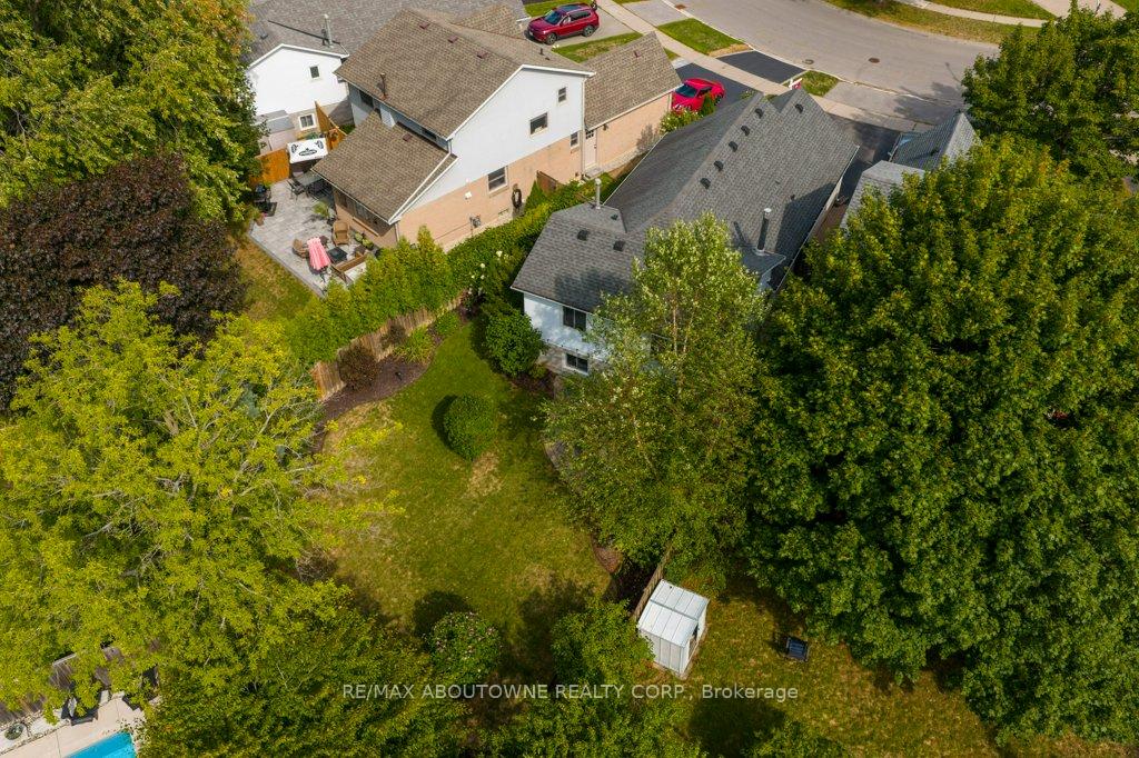 Photo 37 of 814 Miriam Crescent, Burlington, Brant — HOMEH