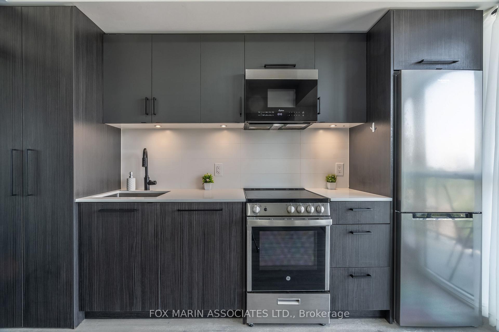 Photo 4 of Unit 706, 2369 Danforth Avenue, Toronto, East End-Danforth — HOMEH