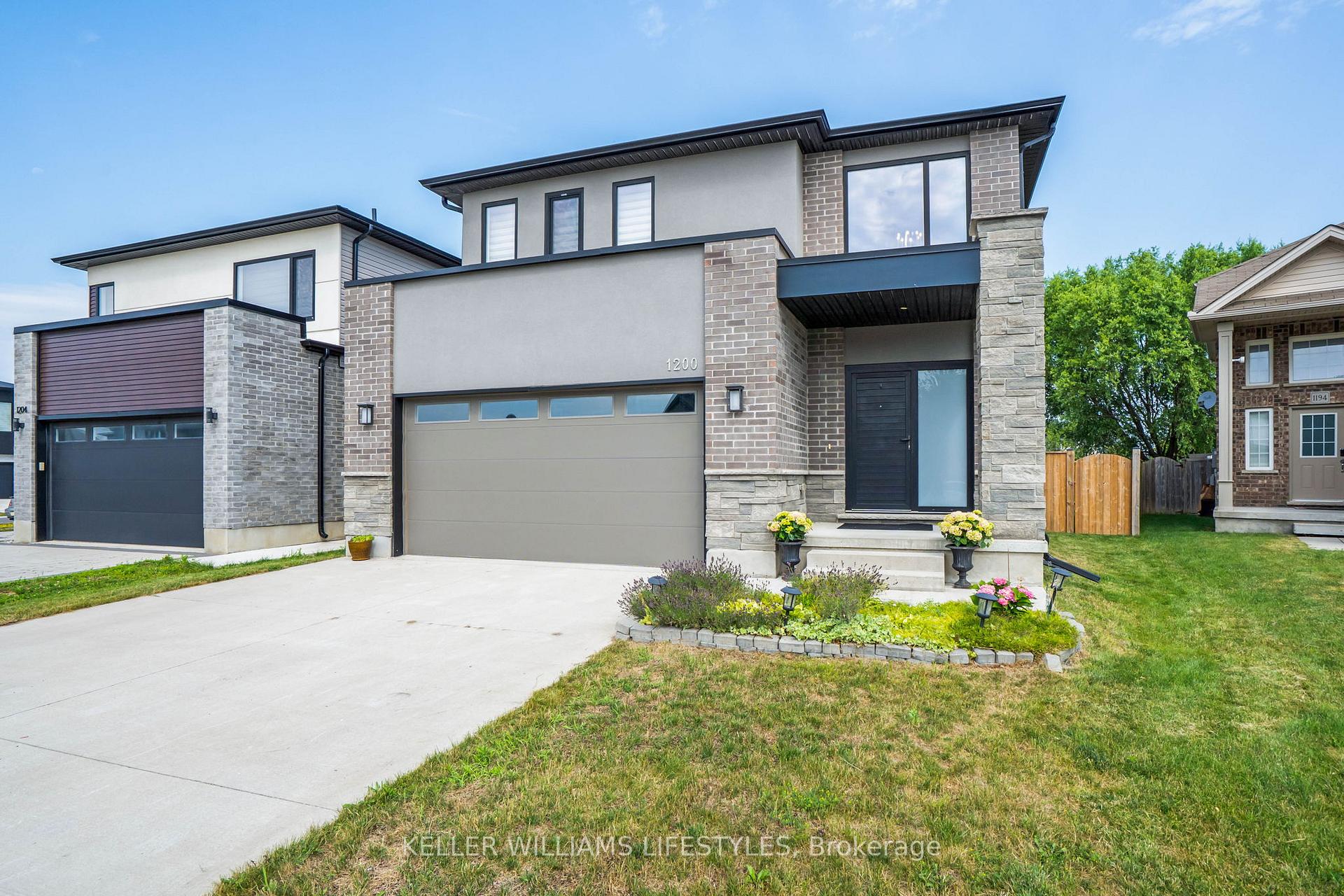 Photo 3 of 1200 Silverfox Drive, London, North S — HOMEH
